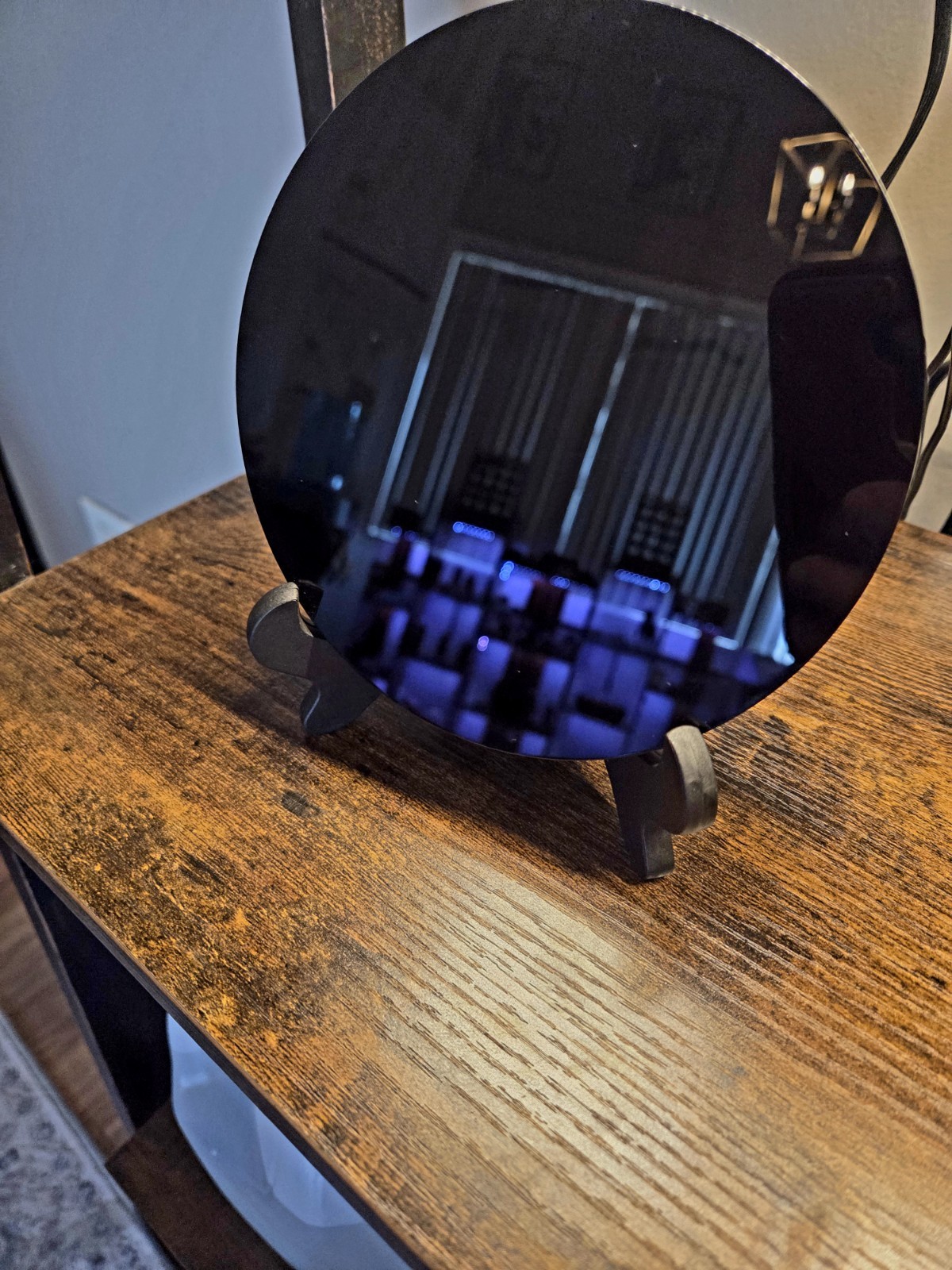 Obsidian Mirror 15 cm, round, with stand, Black Mirror
