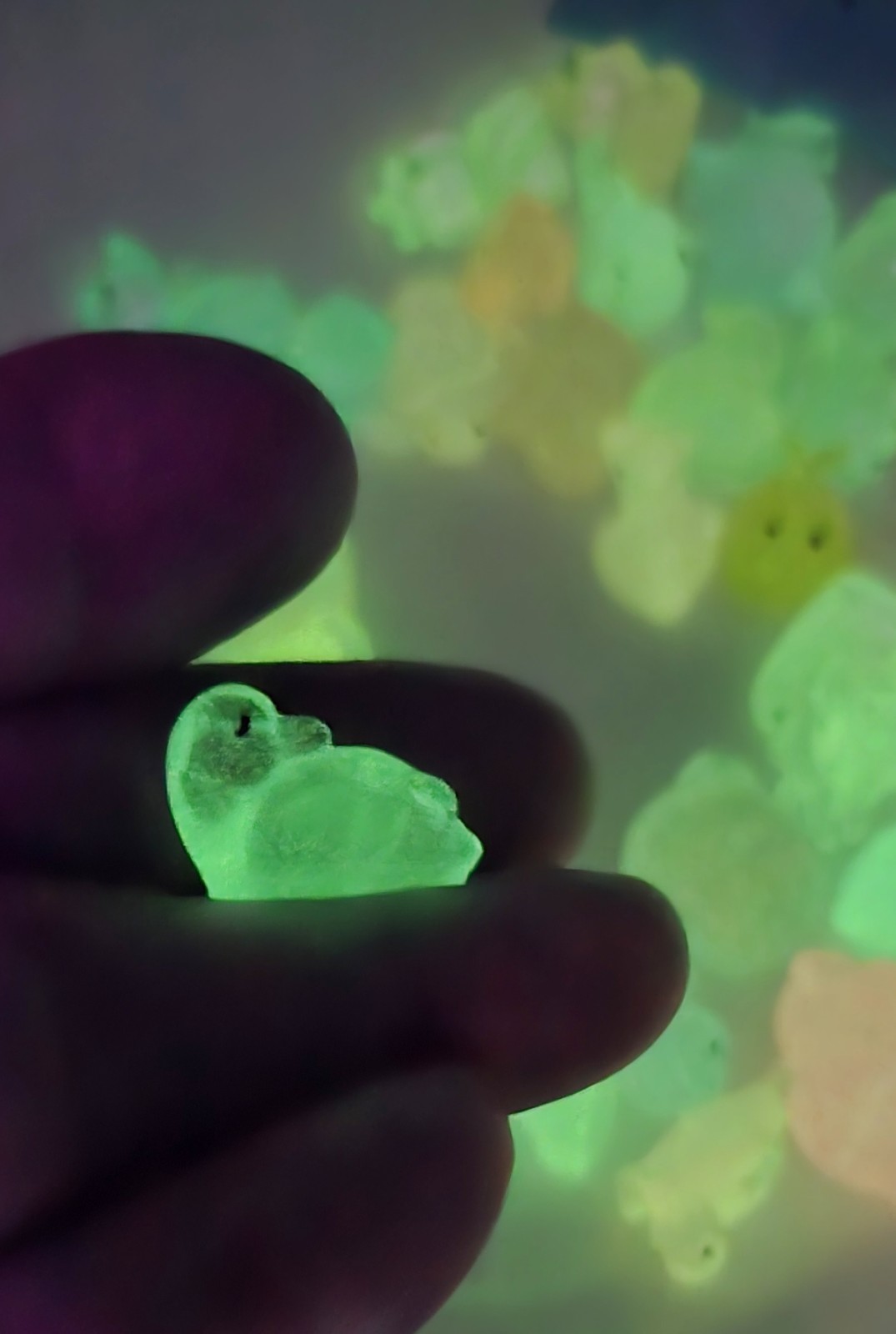 30 Mystery Packs Of Luminous Animal Figurines For Crafts / Office / Computer Bud