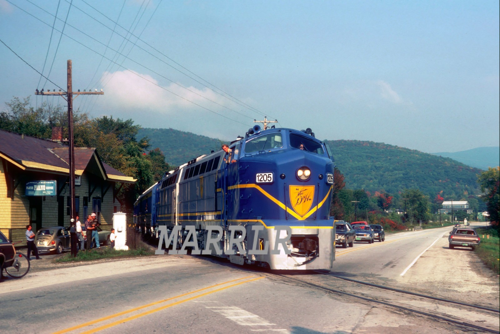 RR Photo-DELAWARE & HUDSON DH 1205 RF16A Action at Castelton Vt 9/20/1975