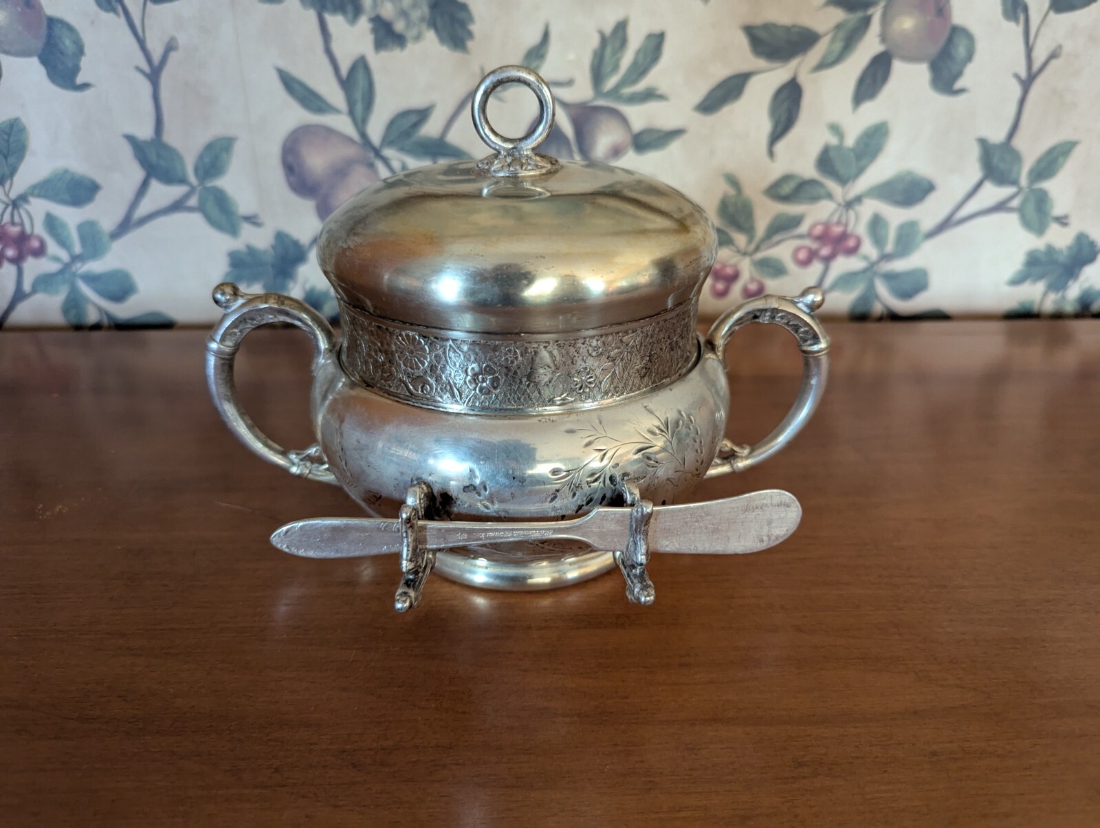 VINTAGE AURORA #946 QUADRUPLE PLATE BUTTER DISH, LID,KNIFE