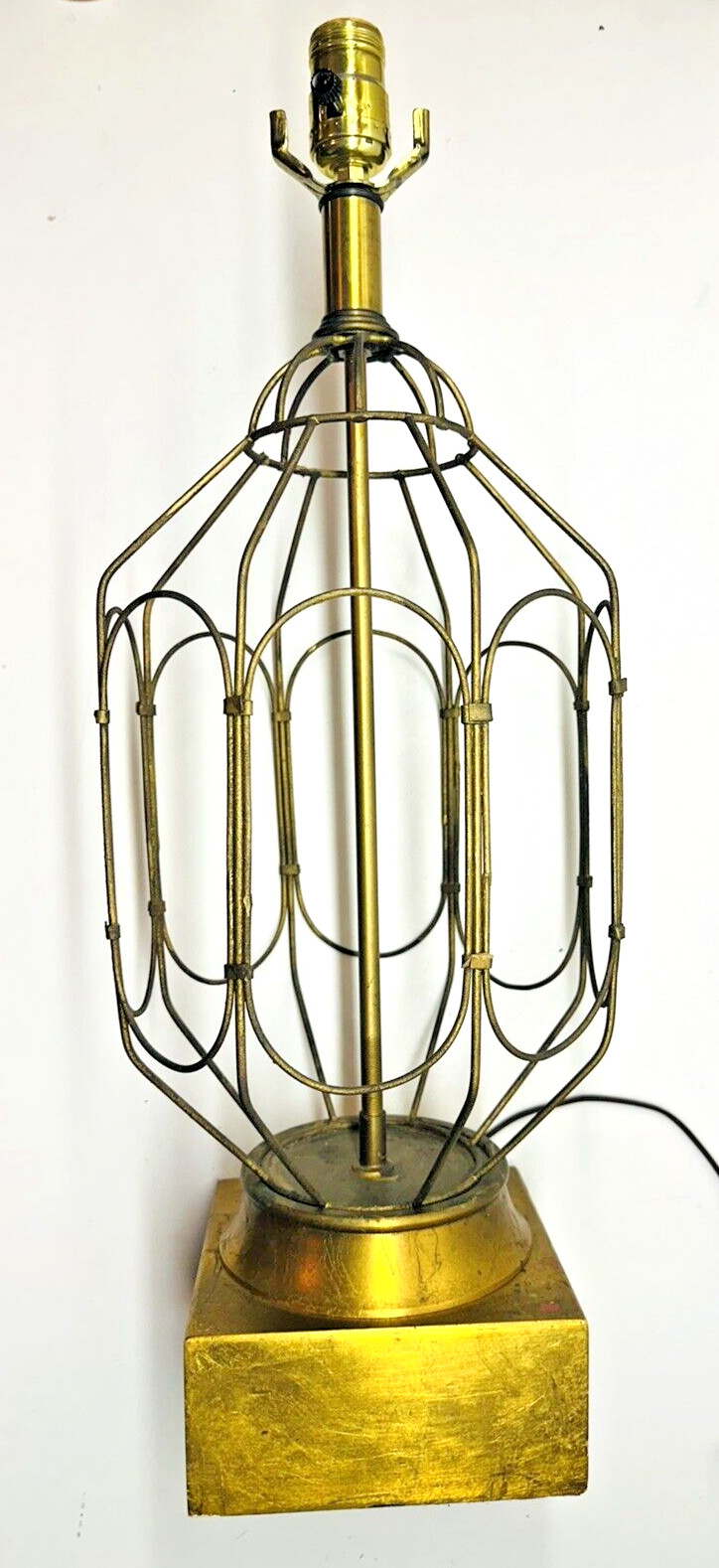 Vintage MCM Frederick Cooper Gold Tone Metal Wireframe Table Lamp Wood Base 23″