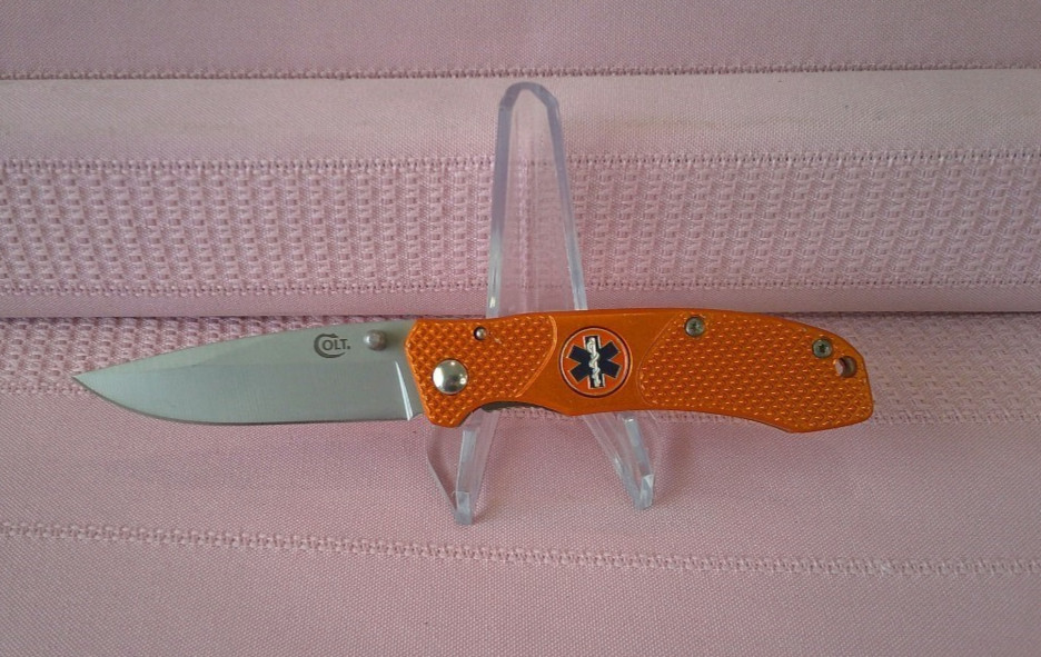 Colt CT516 EMT Public Servant Linerlock Knife With Pocket Clip & Lanyard Hole.