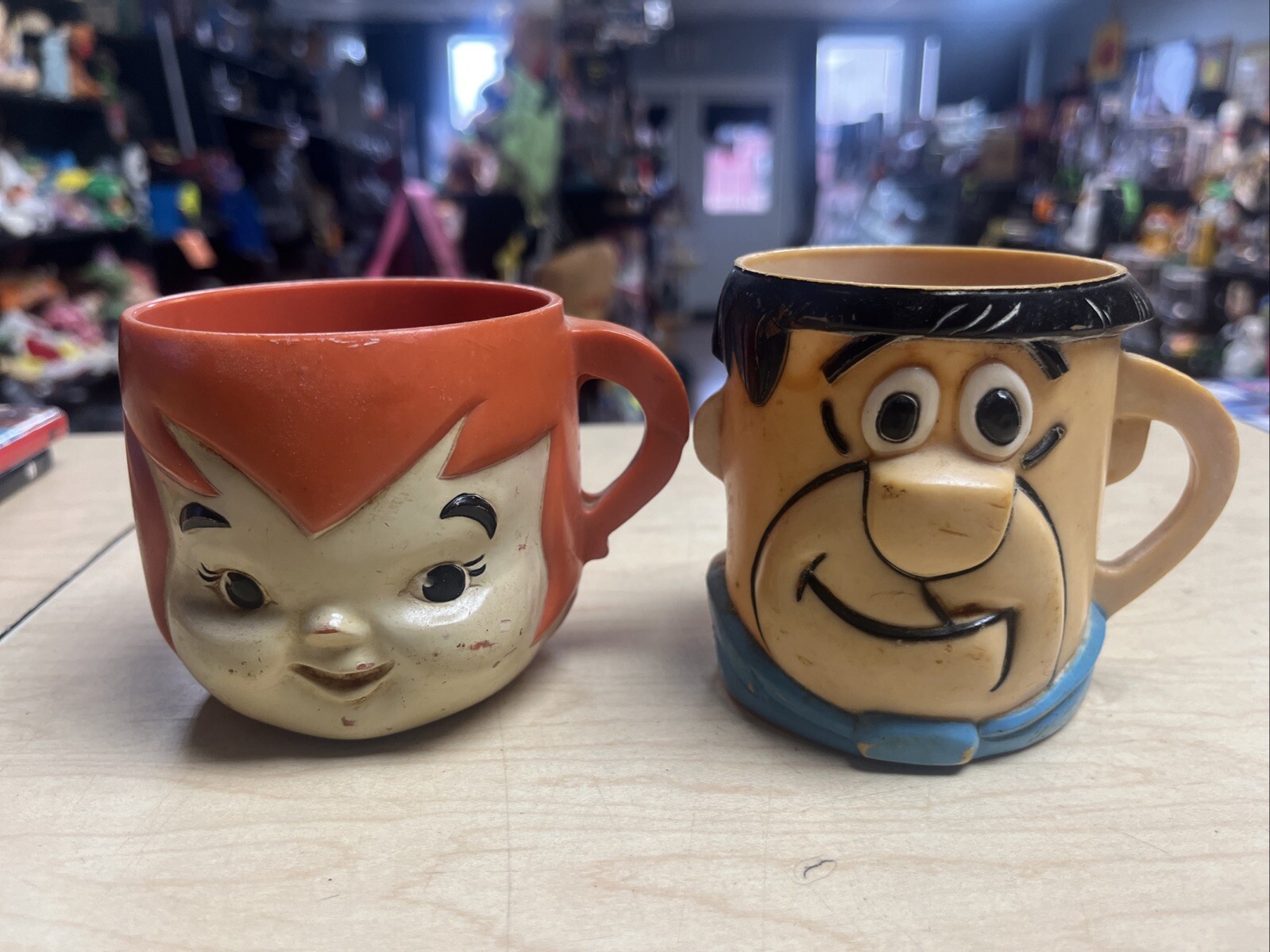 VINTAGE “FLINTSTONES” MULTIPLE VITAMINS PLASTIC DRINKING CUPS
