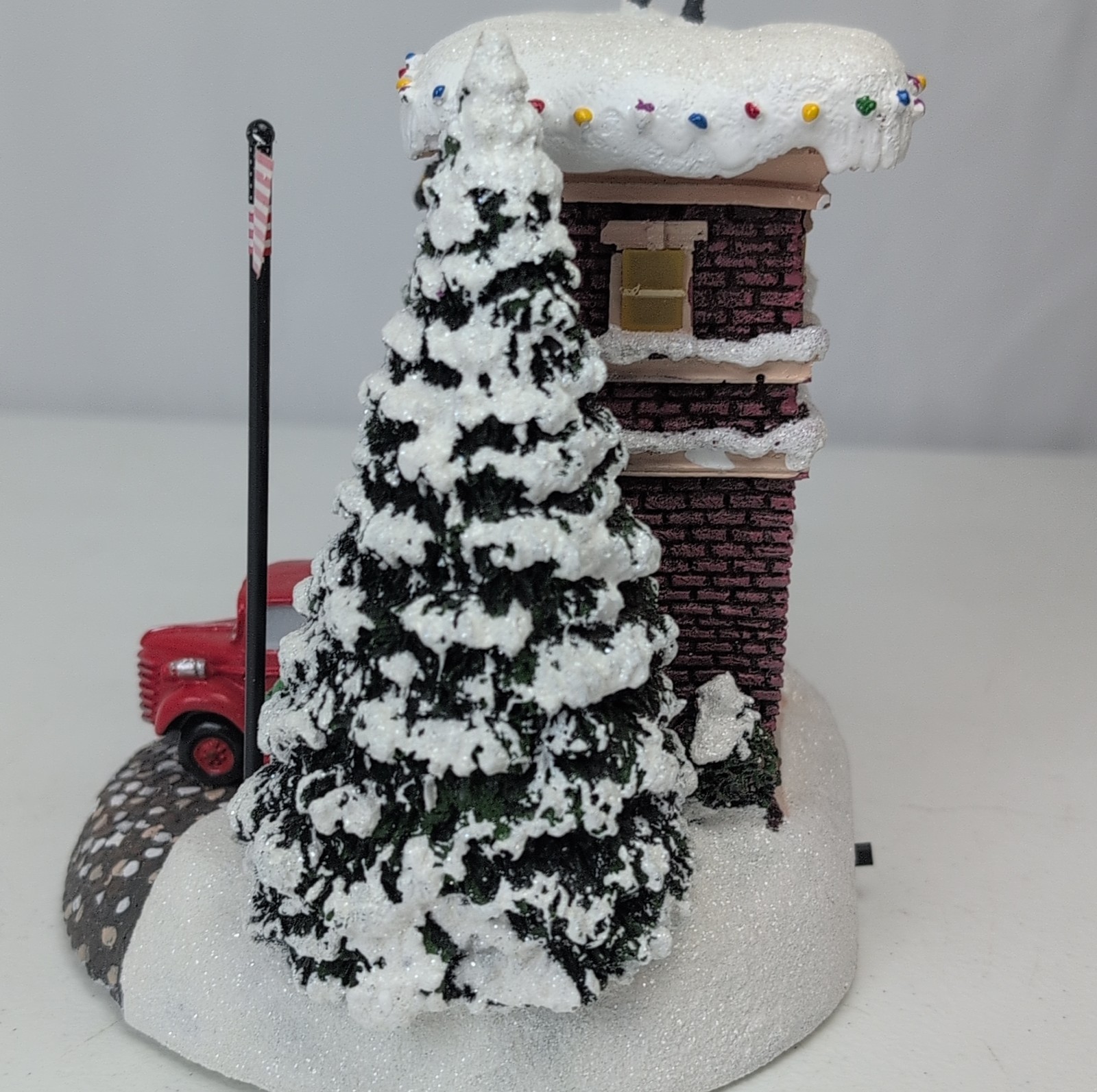Thomas Kinkade Light Up Christmas Village Fire Station Firemen First Responders