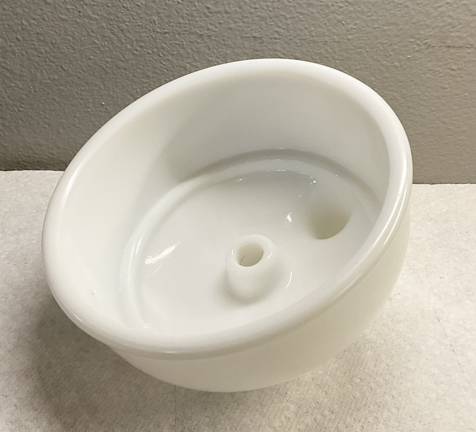 Hamilton Beach Milk Glass Juicer Attachment Bowl – 15BS