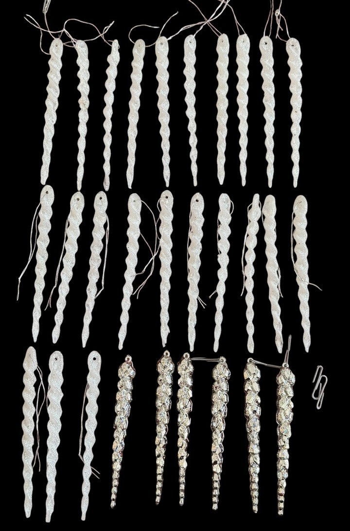 Lot of 29- 5″ Twisted Icicle Christmas Ornaments 23 White Glittered & 6 Silver
