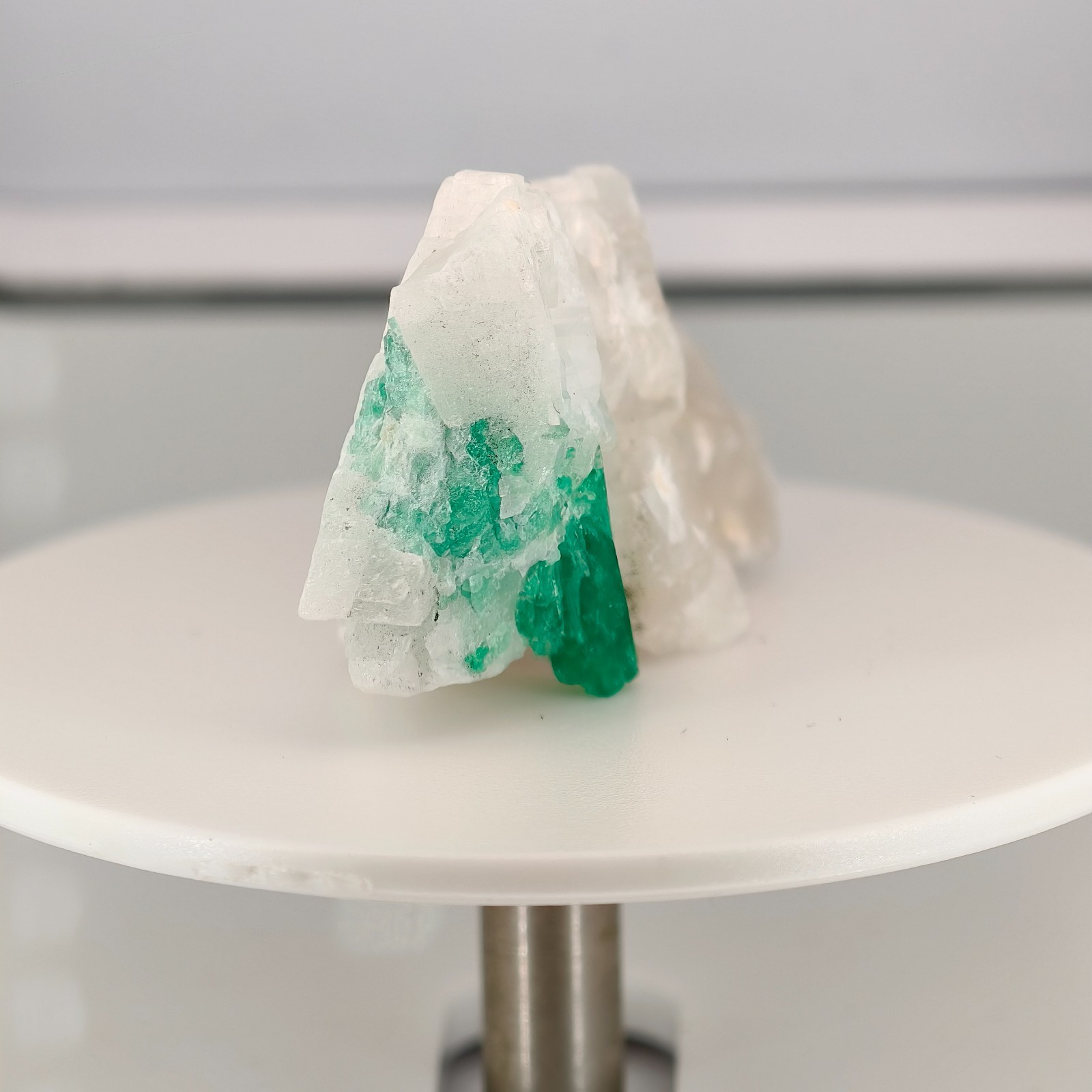VERY CLEAR NATURAL EMERALD CRYSTAL ON MATRIX FROM MUZO – COLOMBIA 11.3 grams