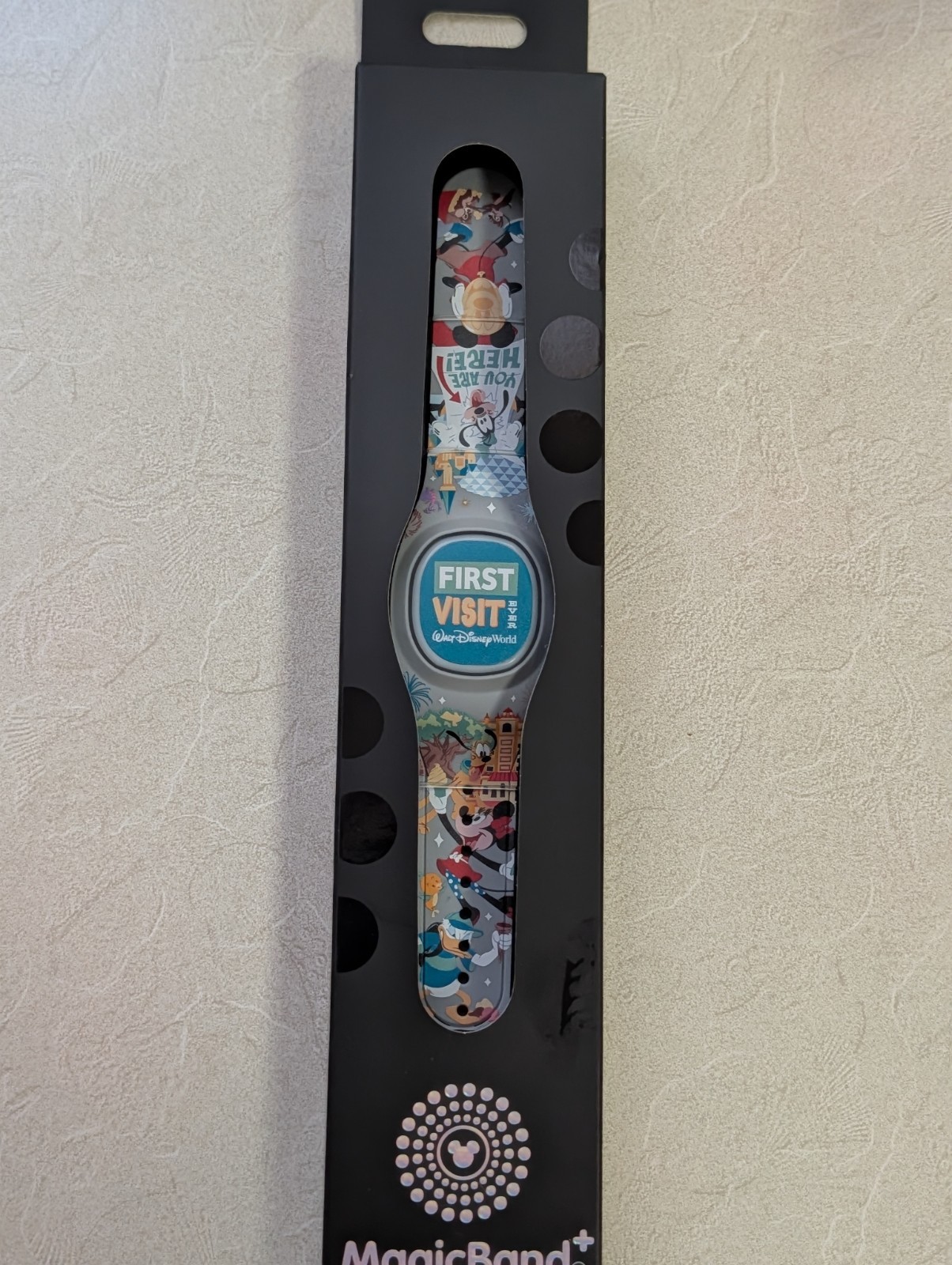 Walt Disney World Mickey and Friends FIRST VISIT, Magic Band Plus New Unlinked