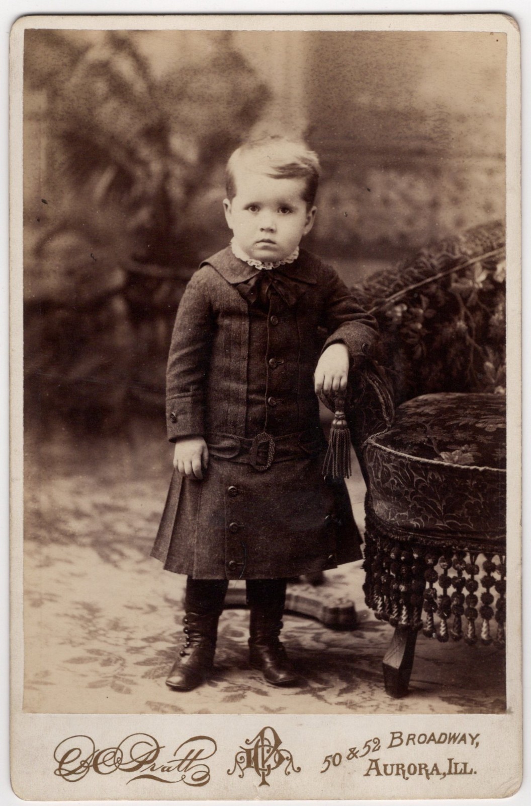 POUTY VICTORIAN CHILD :WOOL TWEED BELTED SUIT : AURORA, ILLlNOIS : CABINET CARD