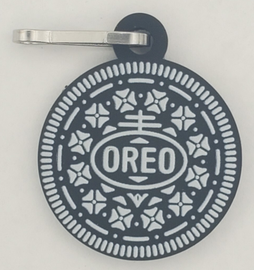 Two Nabisco Oreo Cookie One Sided Zipper Pulls Soft Plastic Metal New Old Stock