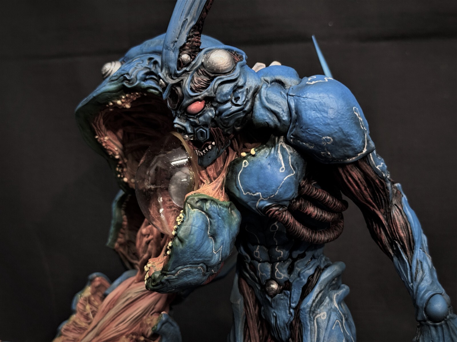 Overload Guyver Art Statue 35 cm (One-Off) CryBag