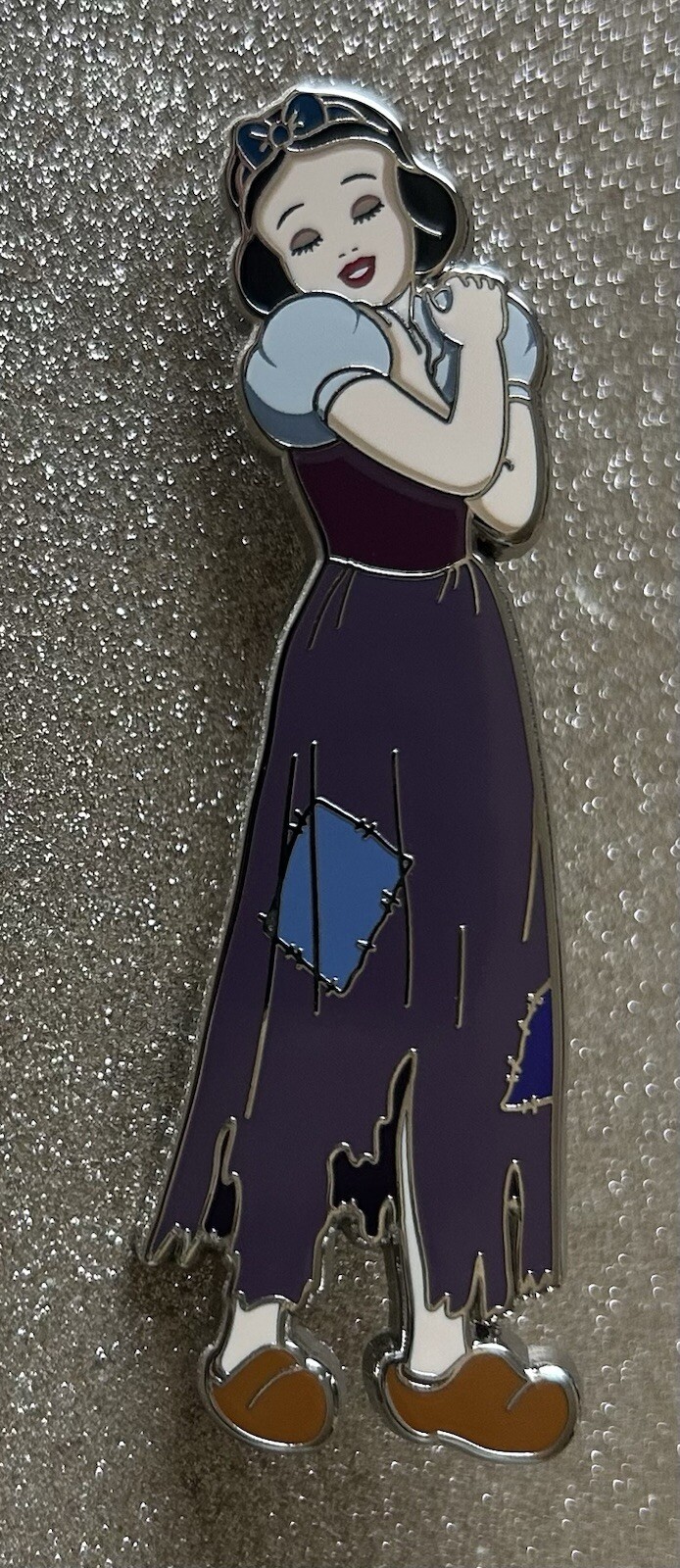 Snow White In Rags One Song LE 50 Fantasy Pin Seven Dwarfs
