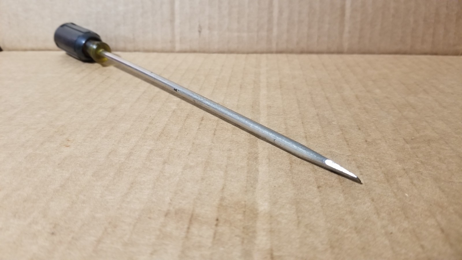 Vintage Globemaster Long Rubber Cushion Handle Flat/Slotted Screwdriver VGC