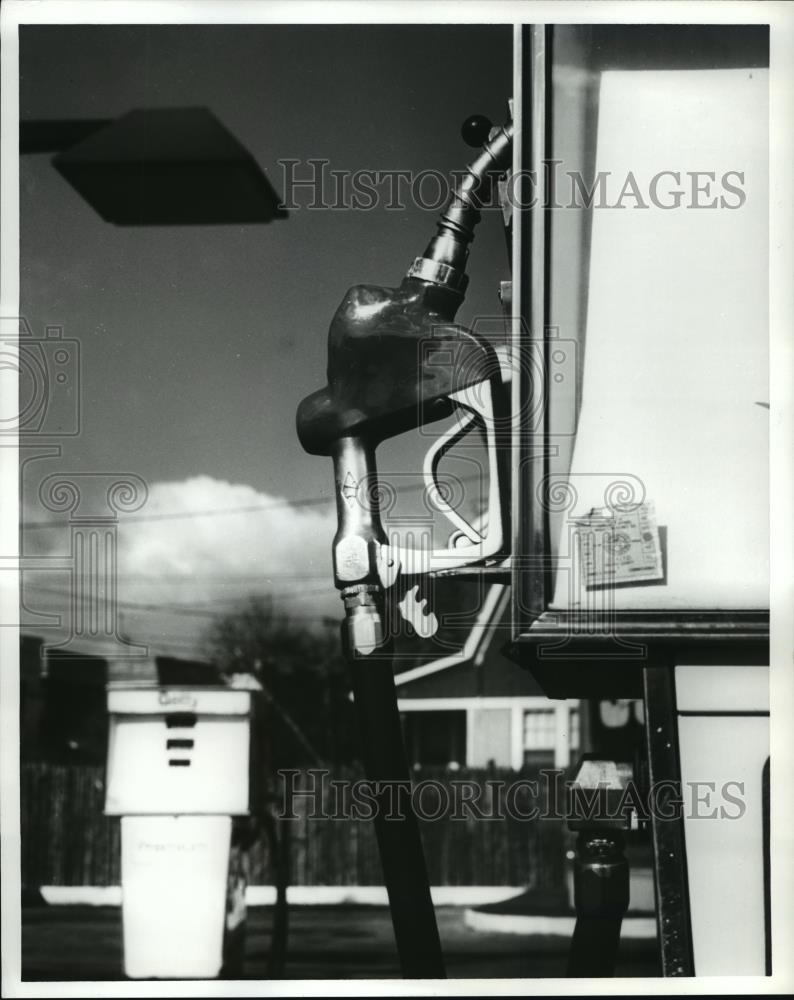 Press Photo Closeup of gas pump – nera12158