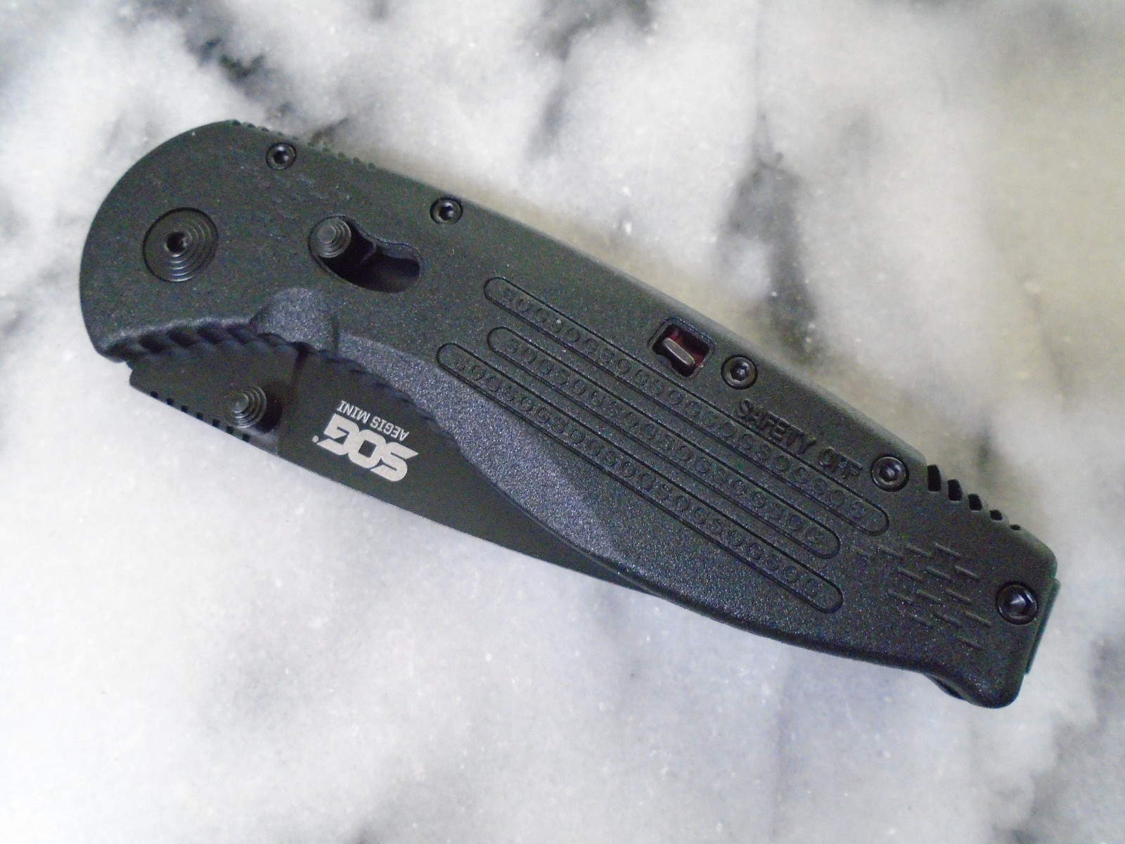 SOG Aegis Mini Assisted Open Pocket Knife Arc Lock Folder Aus-8 Rc 57-58 AE-22
