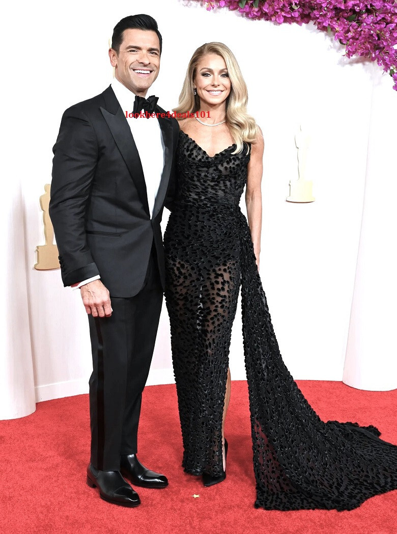 Oscars 2024 Photo 8×10 Kelly Ripa and Mark Red Carpet Academy Awards Movies USA