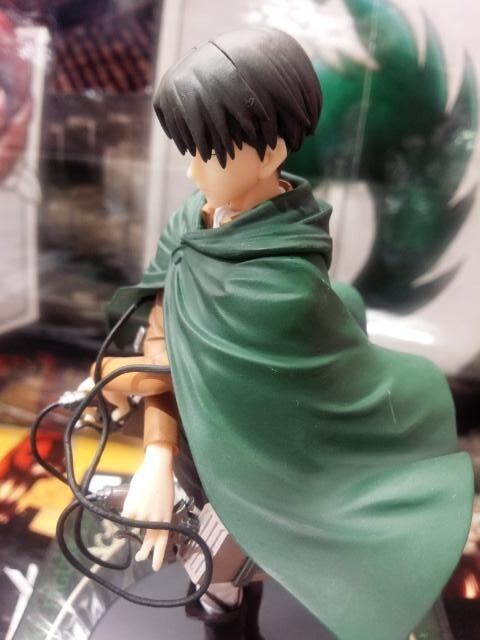 FuRyu Shingeki no Kyojin Attack on Titan 3D Maneuver Gear Special Figure Levi