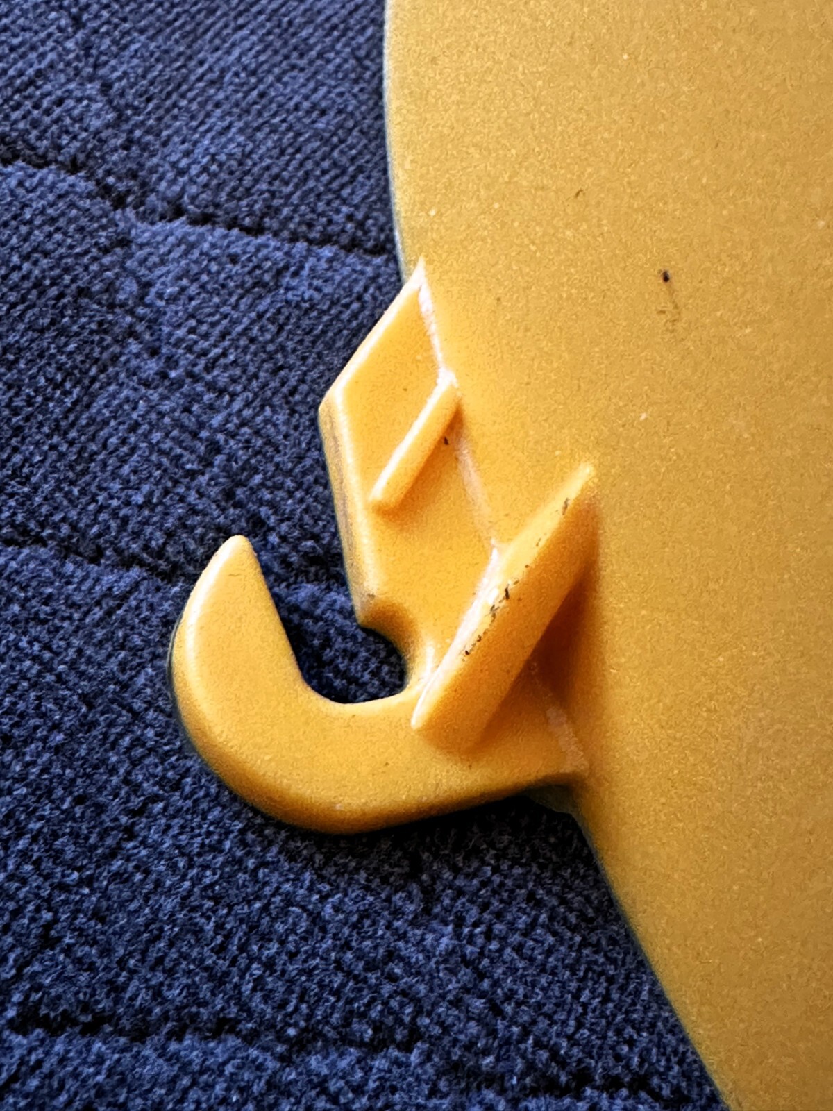 One 12″ Poly Yellow Traffic Light Visor for Econolite Cap Style NOS