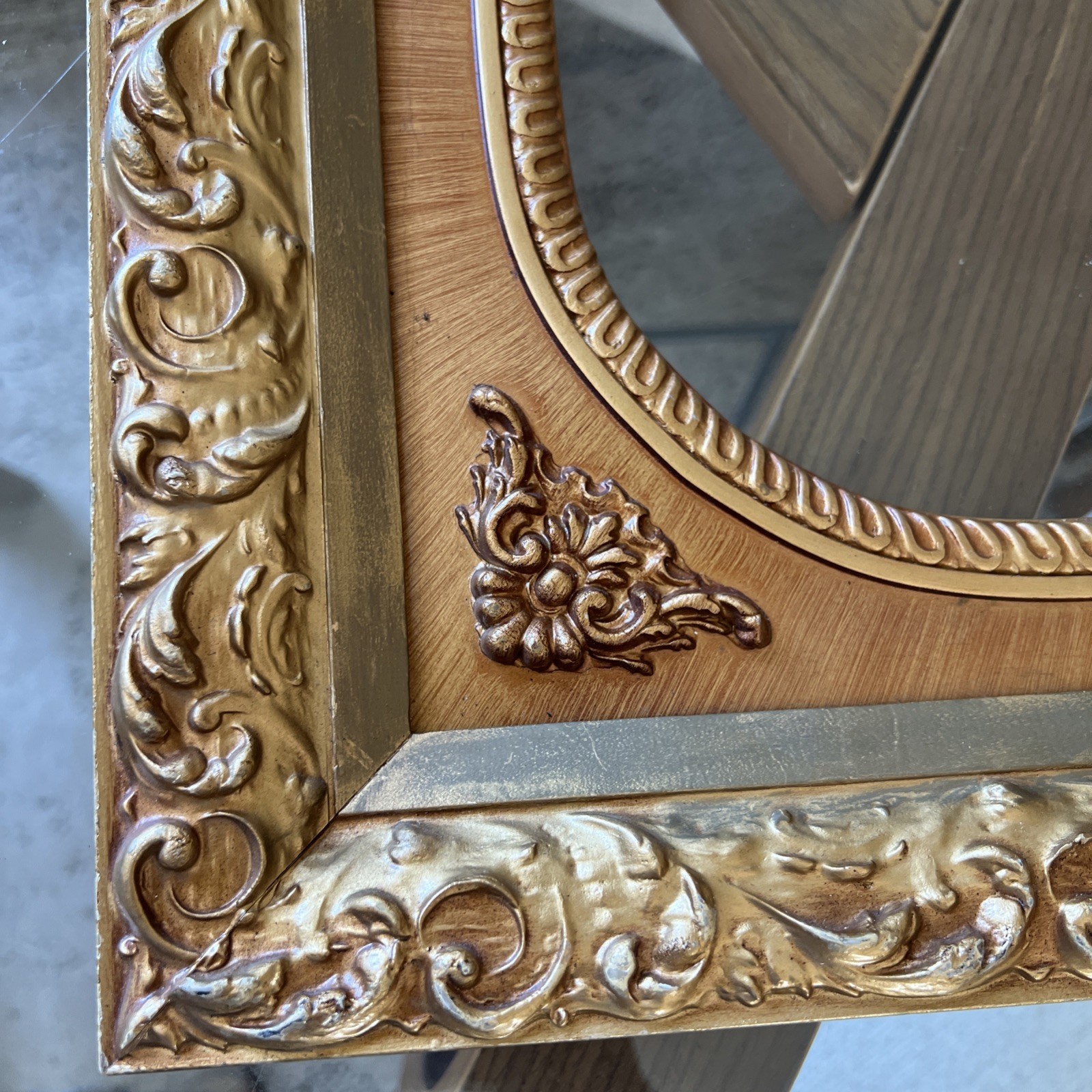 Vintage Wood Gesso Oval Picture Frame Ornate Gold Gilt Rococo 21.5 x 15.75
