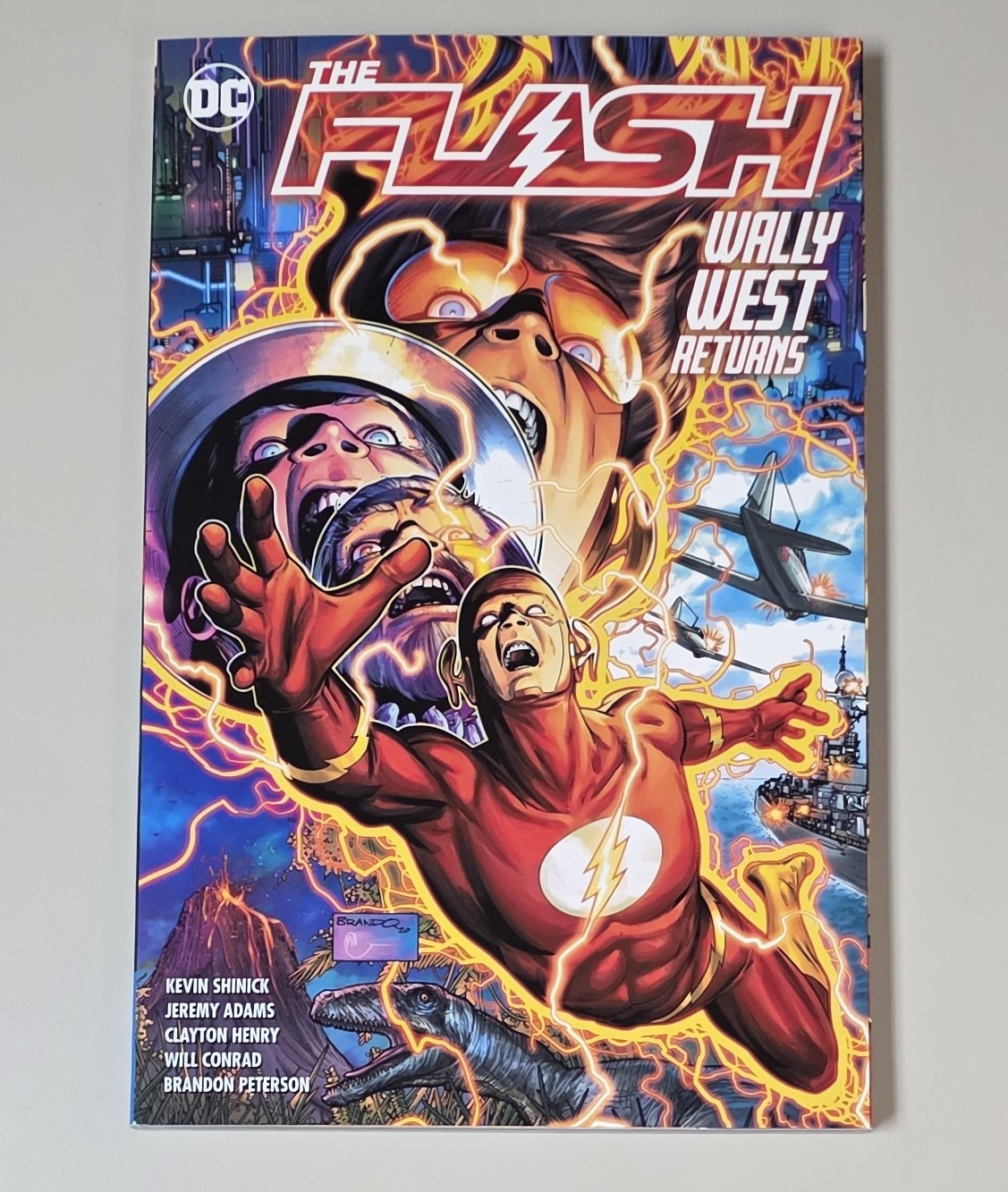 FLASH: WALLY WEST RETURNS (DC 2022 TPB SC TP GN ~ Rebirth Volume 16)