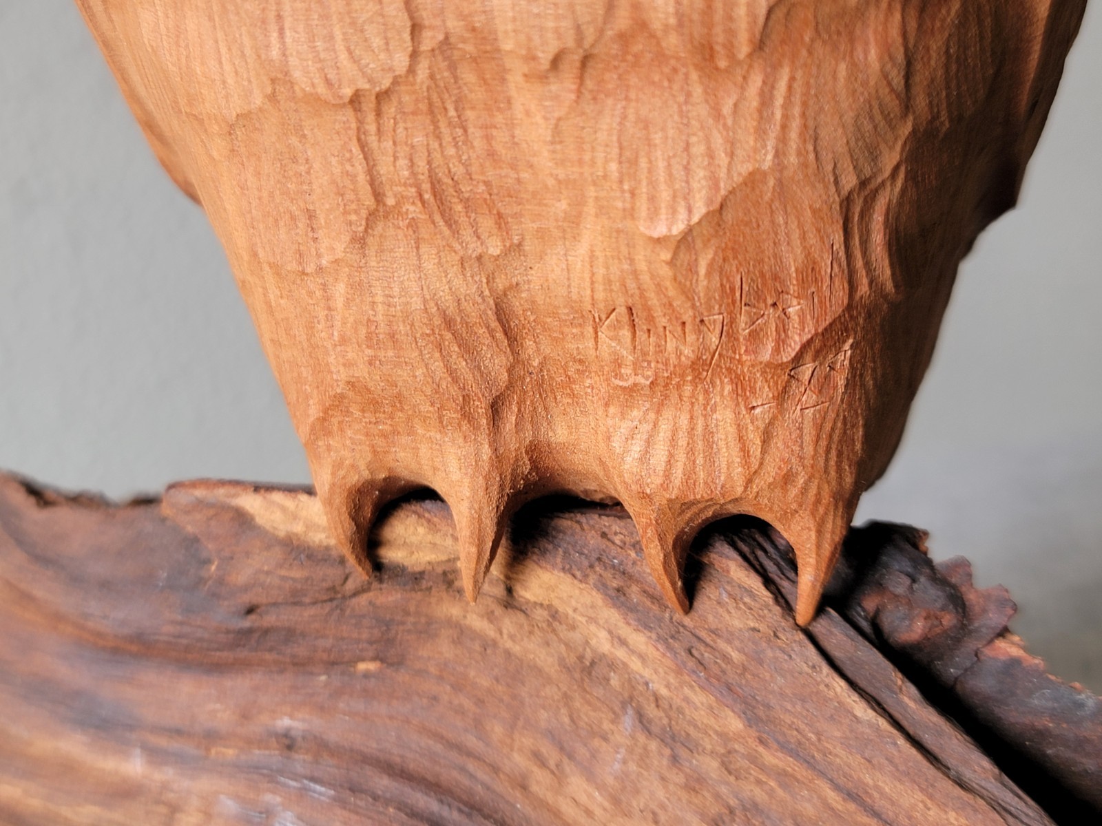 VTG 1989 Artist Carved Wood OWL on Driftwood SCULPTURE by Klingbeil (WI) 8.5″
