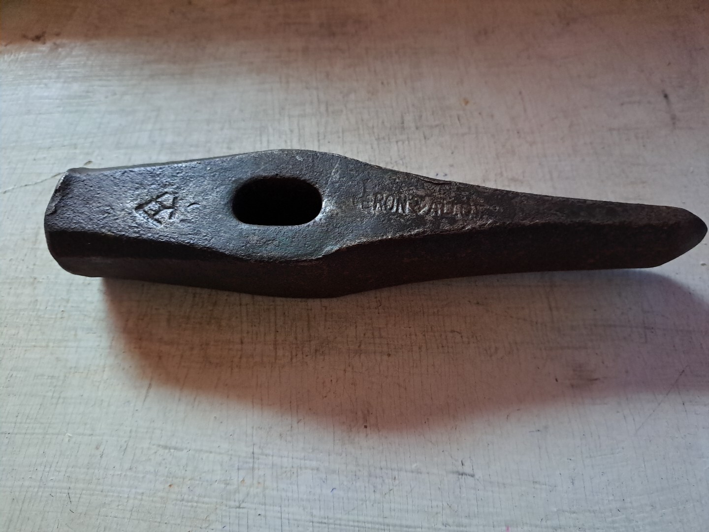 5lb Woodings Verona (down arrow or anchor symbol) Splitting Hammer head-10-1/8″L