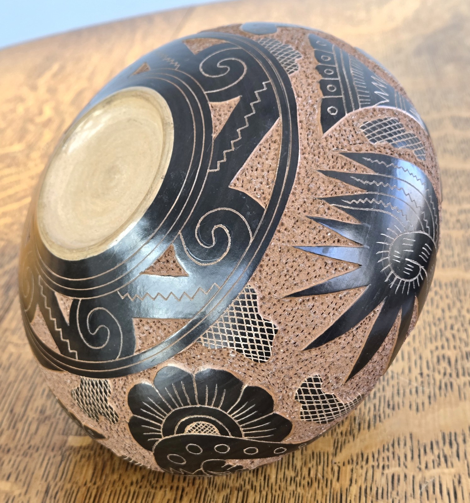 Nicarguan San Juande Oriente Sgraffito Hand Etched Terracotta Vase Pot 5.5″
