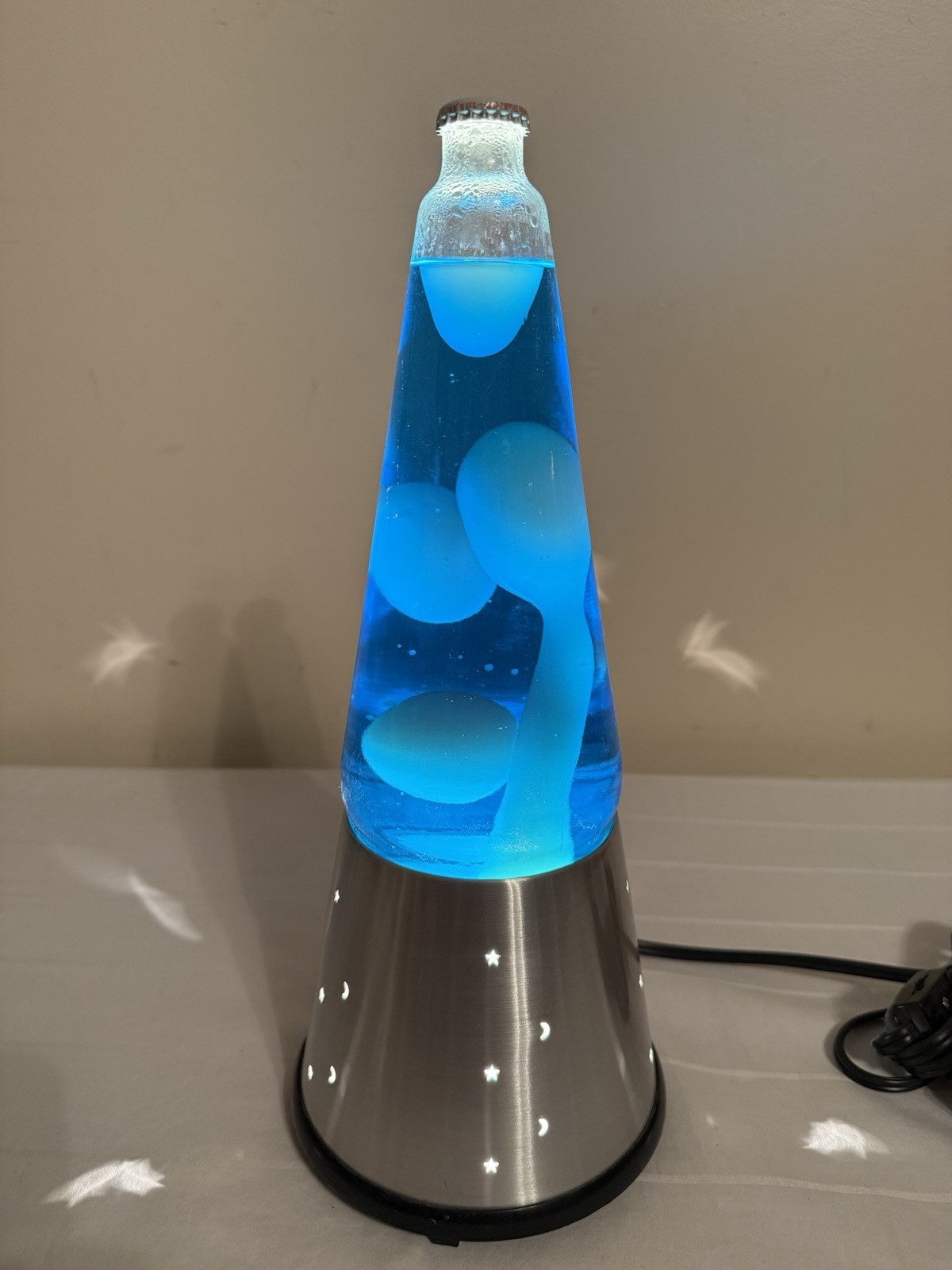 Wizard Lava Lite/Motion Lamp Moon & Stars Silver Missing Cap White Wax/Blue Liq