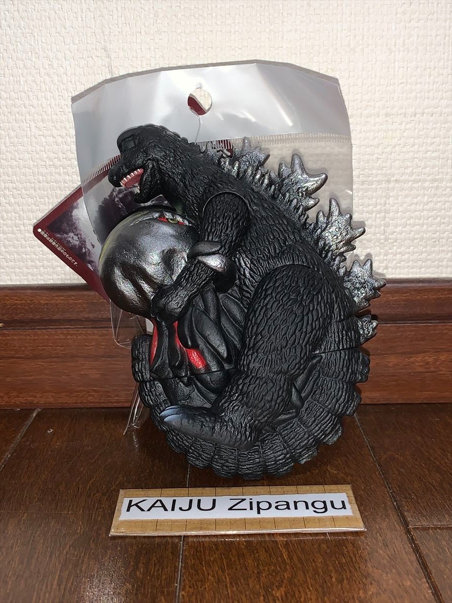 2025 Bandai 6″ Flying Godzilla 1971 Holding Hedorah Figure Posing Movie Monster
