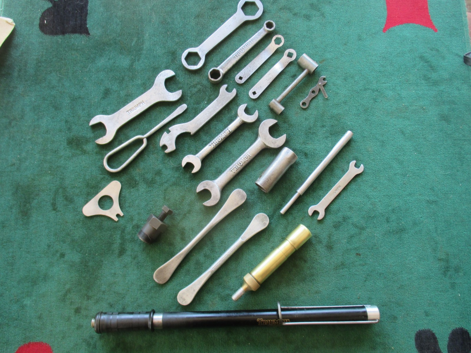 RARE TRIUMPH 6T THUNDERBIRD 3T DE LUXE T100 SPEED TWIN 1950-1955 TOOLKIT