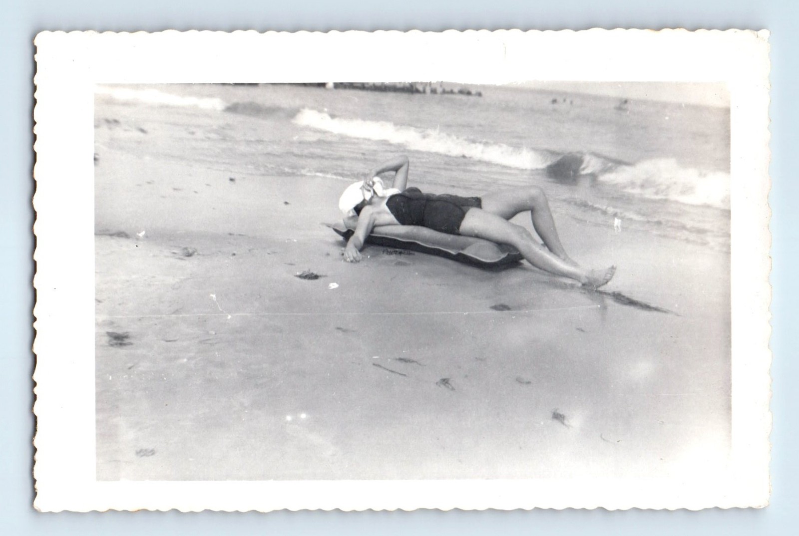 Old Vintage Photo SOLO WOMAN BEACH SCENE INFLATABLE RAFT COVERING FACE FUNNY