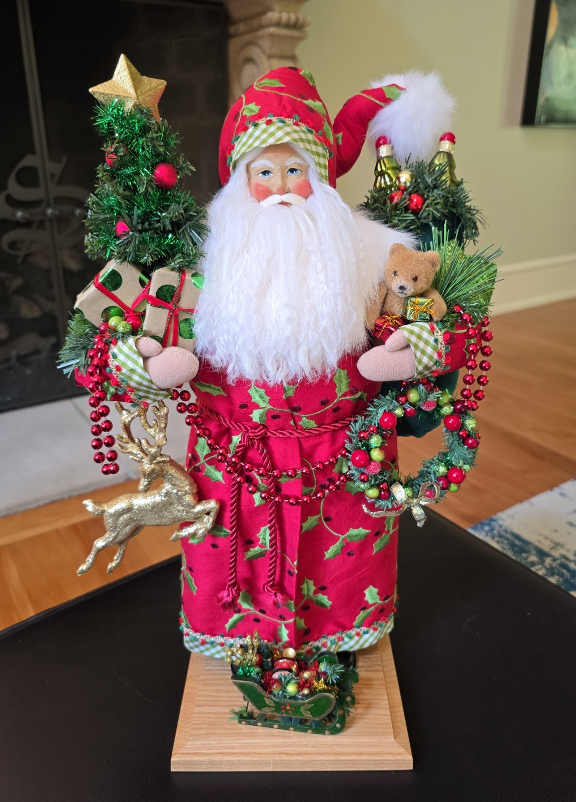 LYNN HANEY Santa “Yuletide Holly” Style #1846 Signed 2006 with Tag