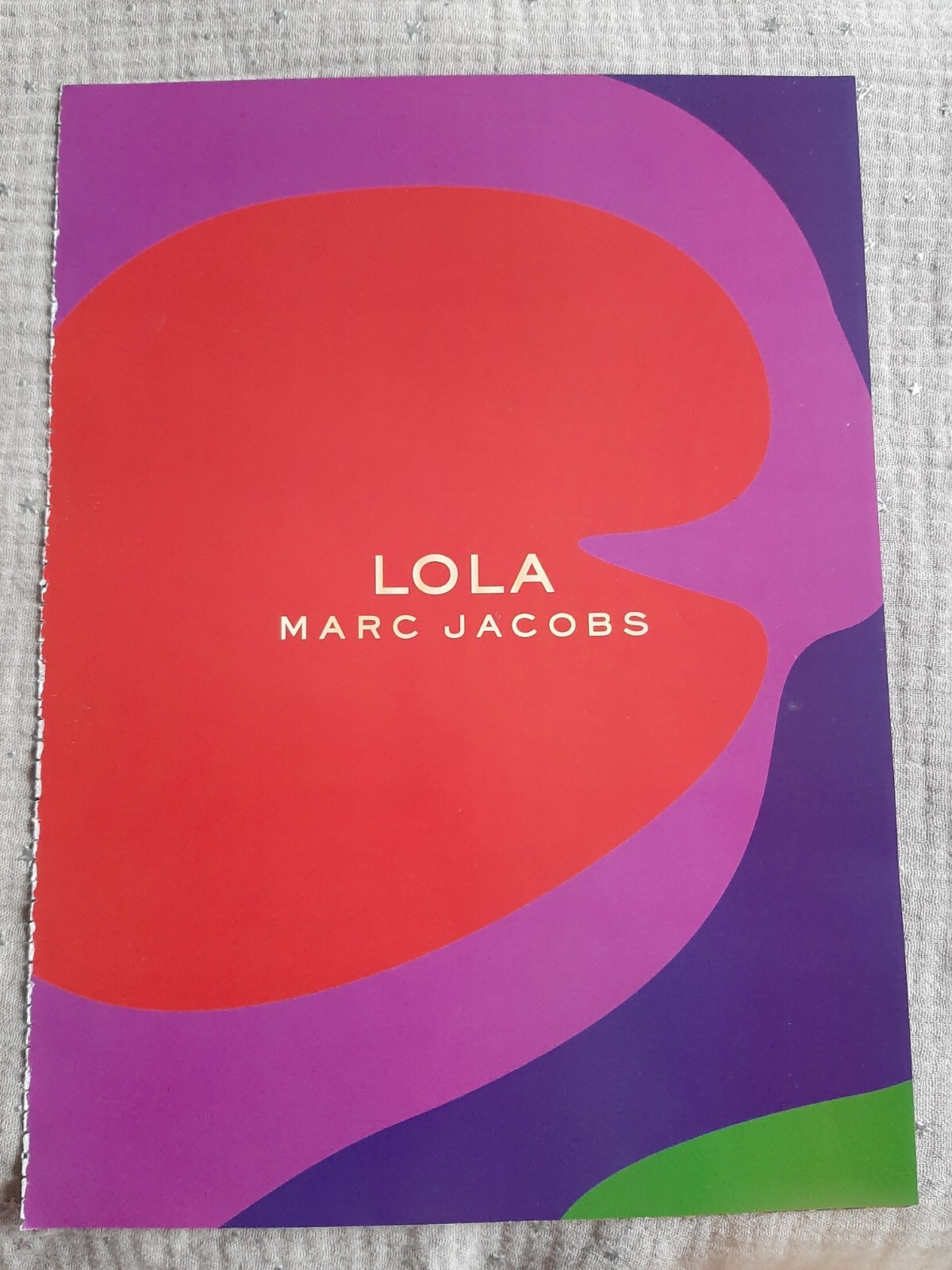 Publicité papier Parfum. Perfume Ad Marc Jacobs Lola de 2009 4 pages