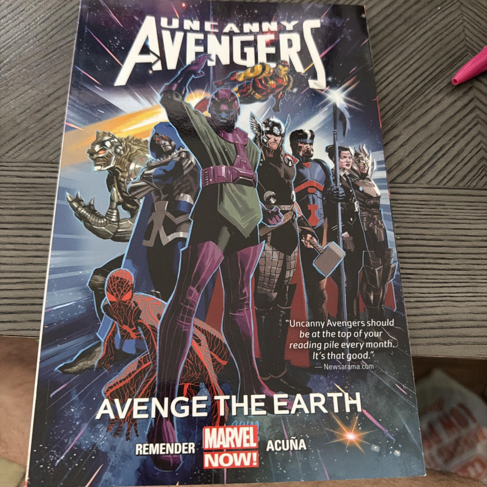 Marvel Uncanny Avengers: Avenge the Earth (Graphic Novel, Remender Acuña)