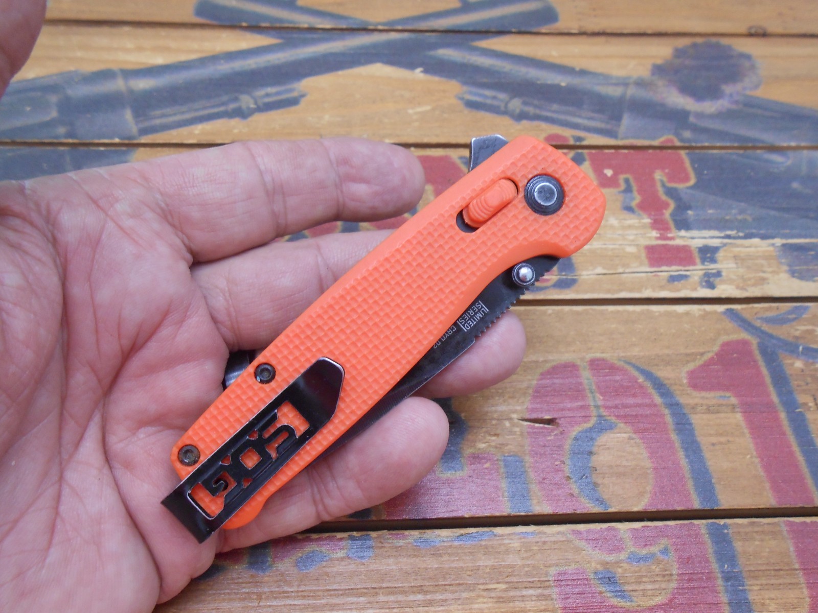 SOG Terminus XR Pocket Knife Plain Edge Blade Cryo D2 Limited Series