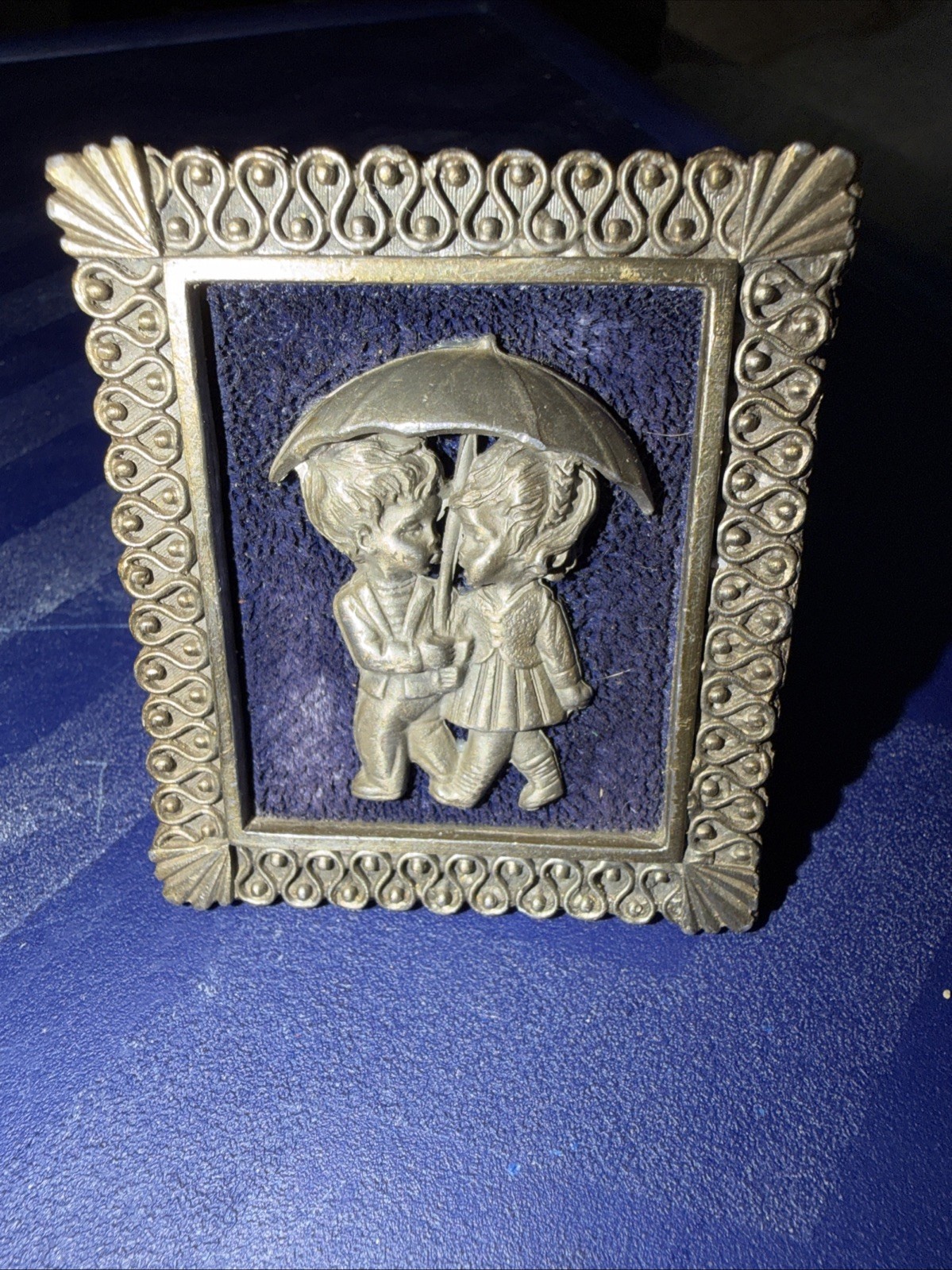 Pewter Vintage Picture Frame 3D Boy/Girl Umbrella Velvet Background 3”x2.5”