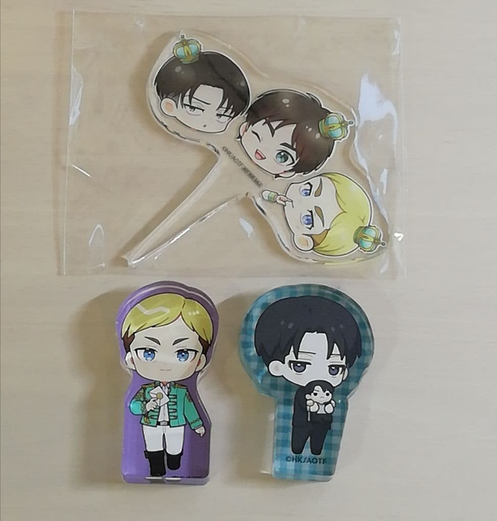 Attack on Titan Levi & Erwin Acrylic Block Pick Set – Collectible, Age 14+