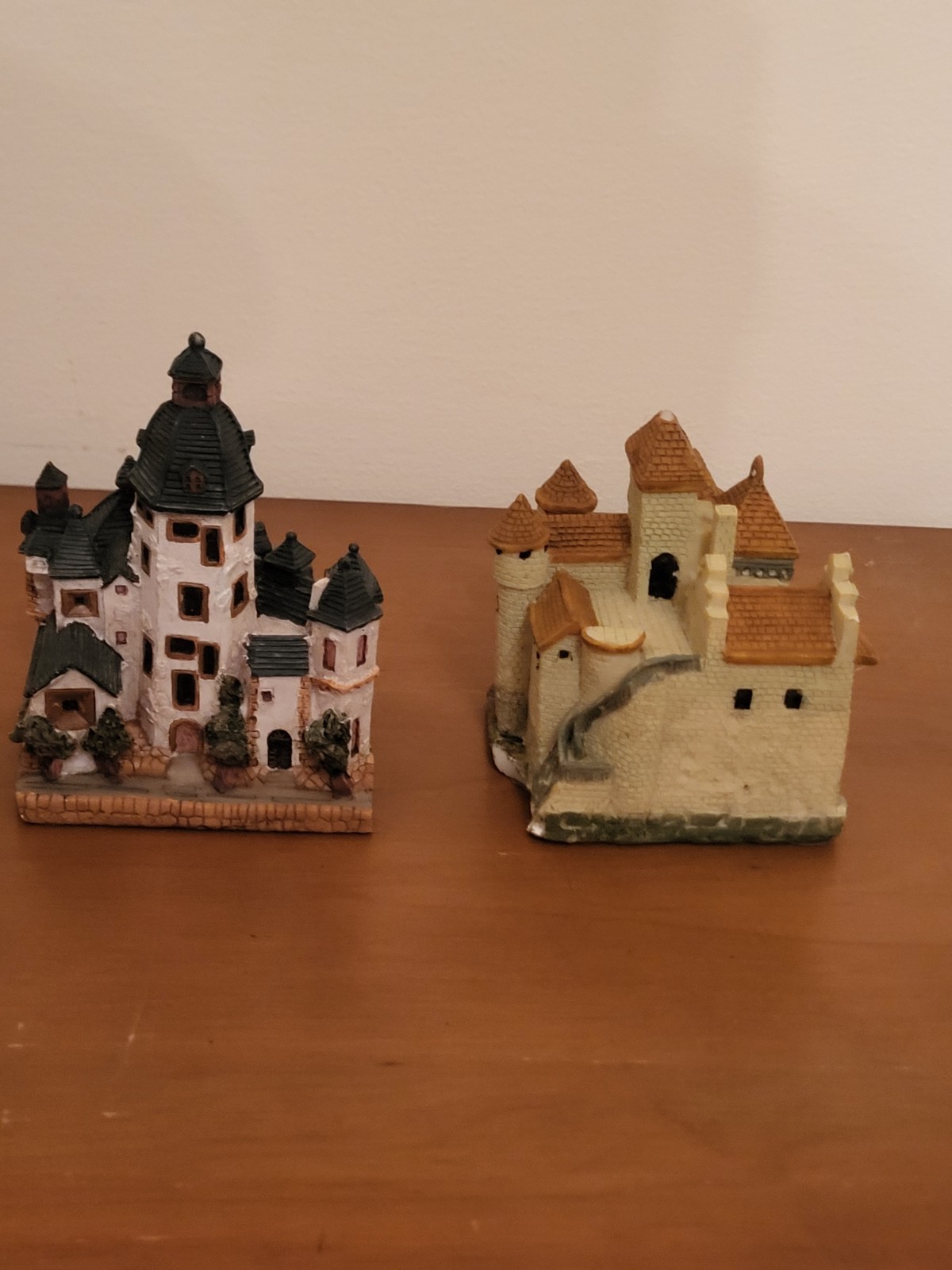 Vintage Christmas Village House from K’s Collection 4inch resin (2)