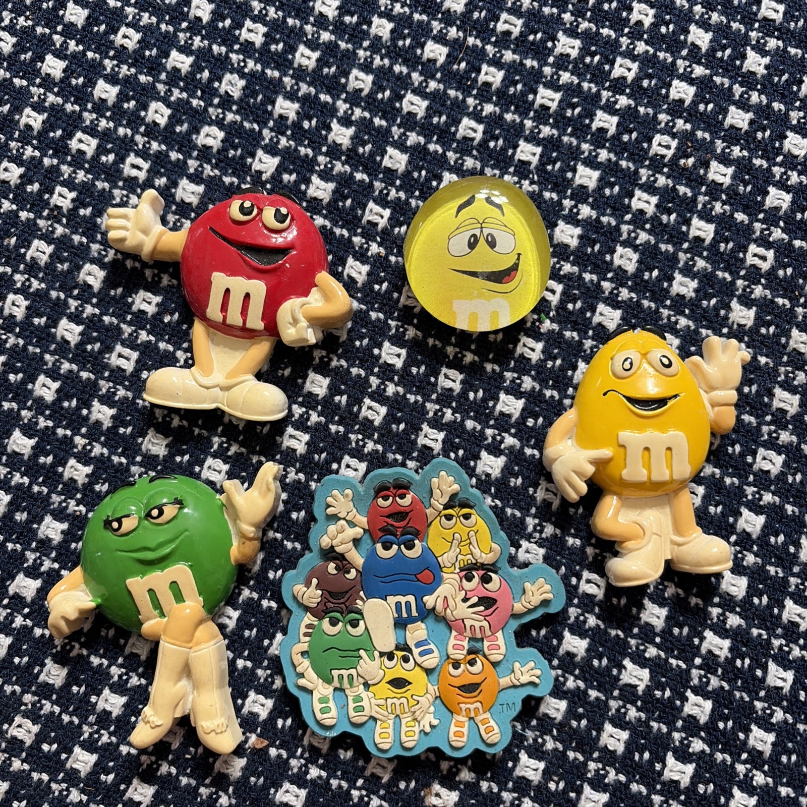 Vintage Lot Of 5 M&M Candy Magnets Yellow Green Blue Red Green T7