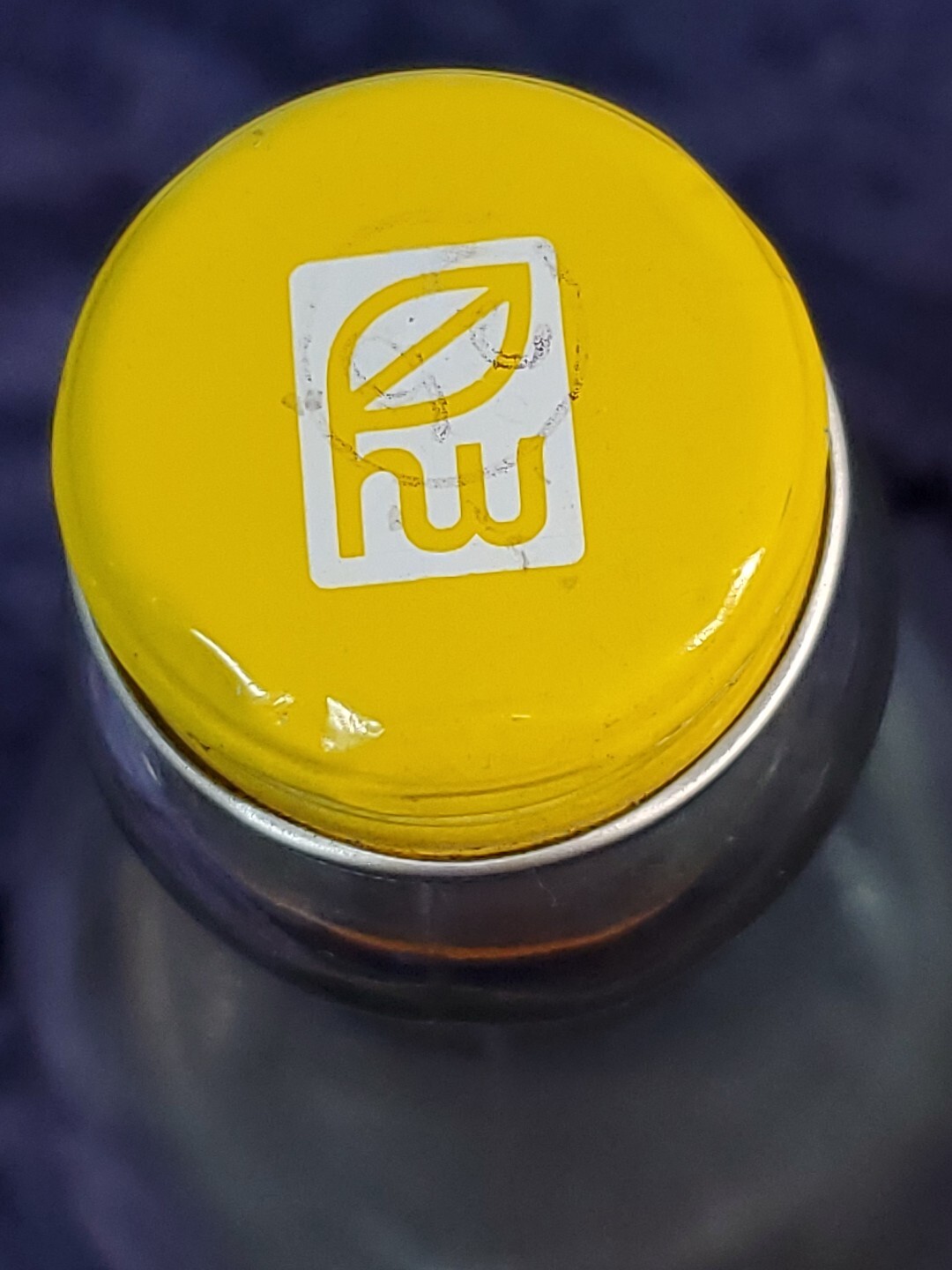 Hunt Wesson Foods Oil 20 Oz Clear Glass Bottle 8½×3¼”, Diameter Metal Screw Top