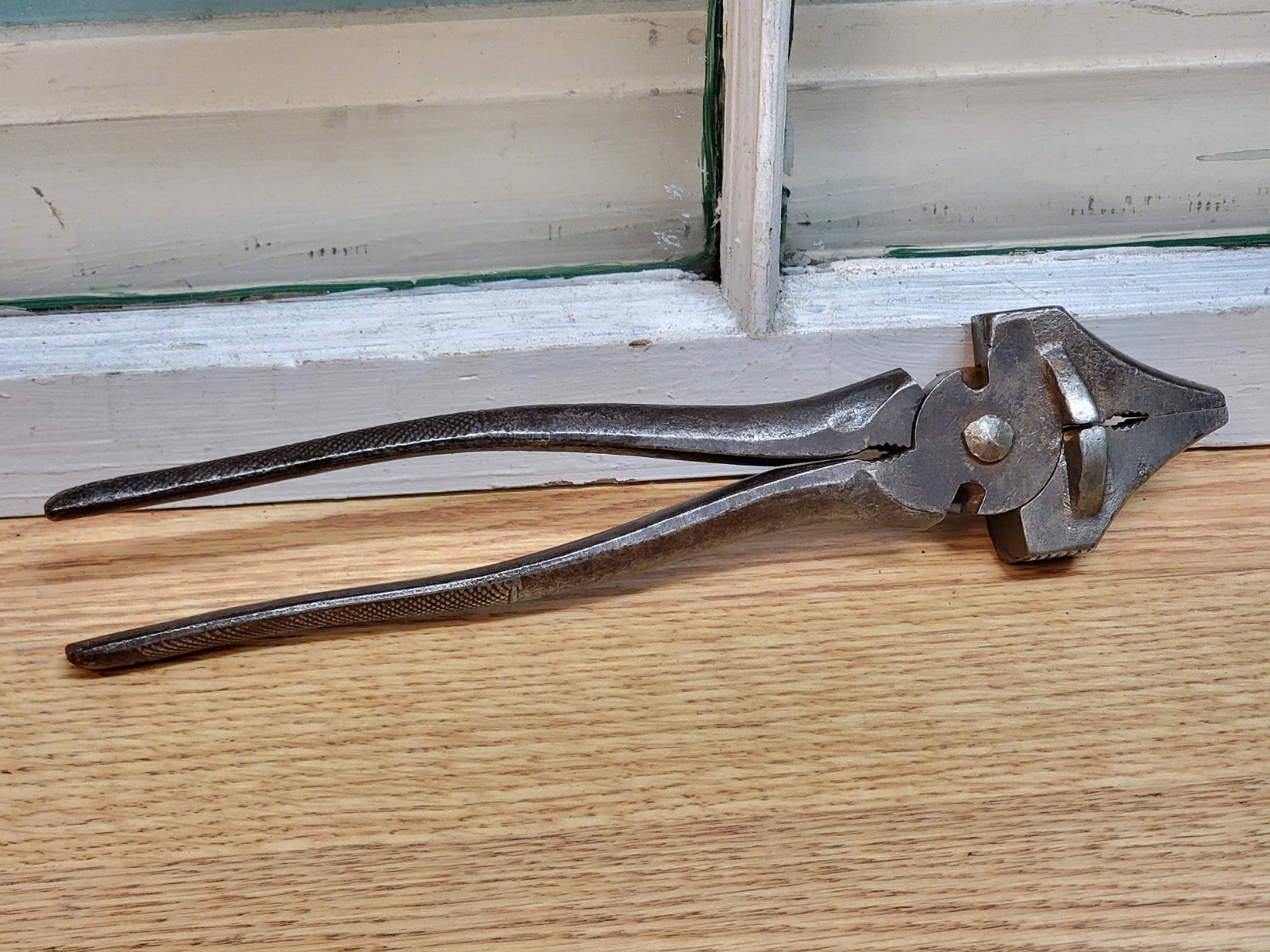 Vintage Cronk 10 1/2″ Fencing Pliers Barbed Wire Cutter Puller Farm Multi Tool