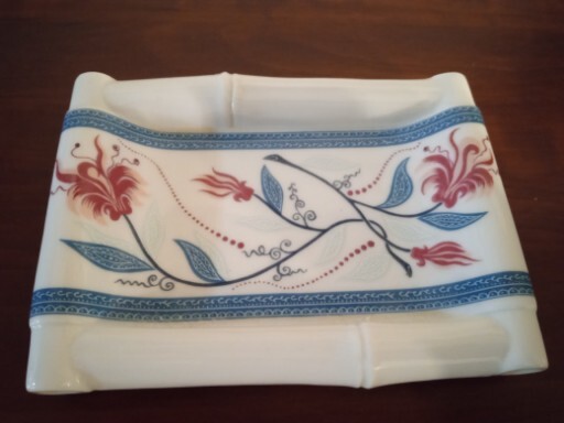 Vntg Elizabeth Arden Pink and Blue Floral Trinket Soap Dish Ceramic Bamboo Japan
