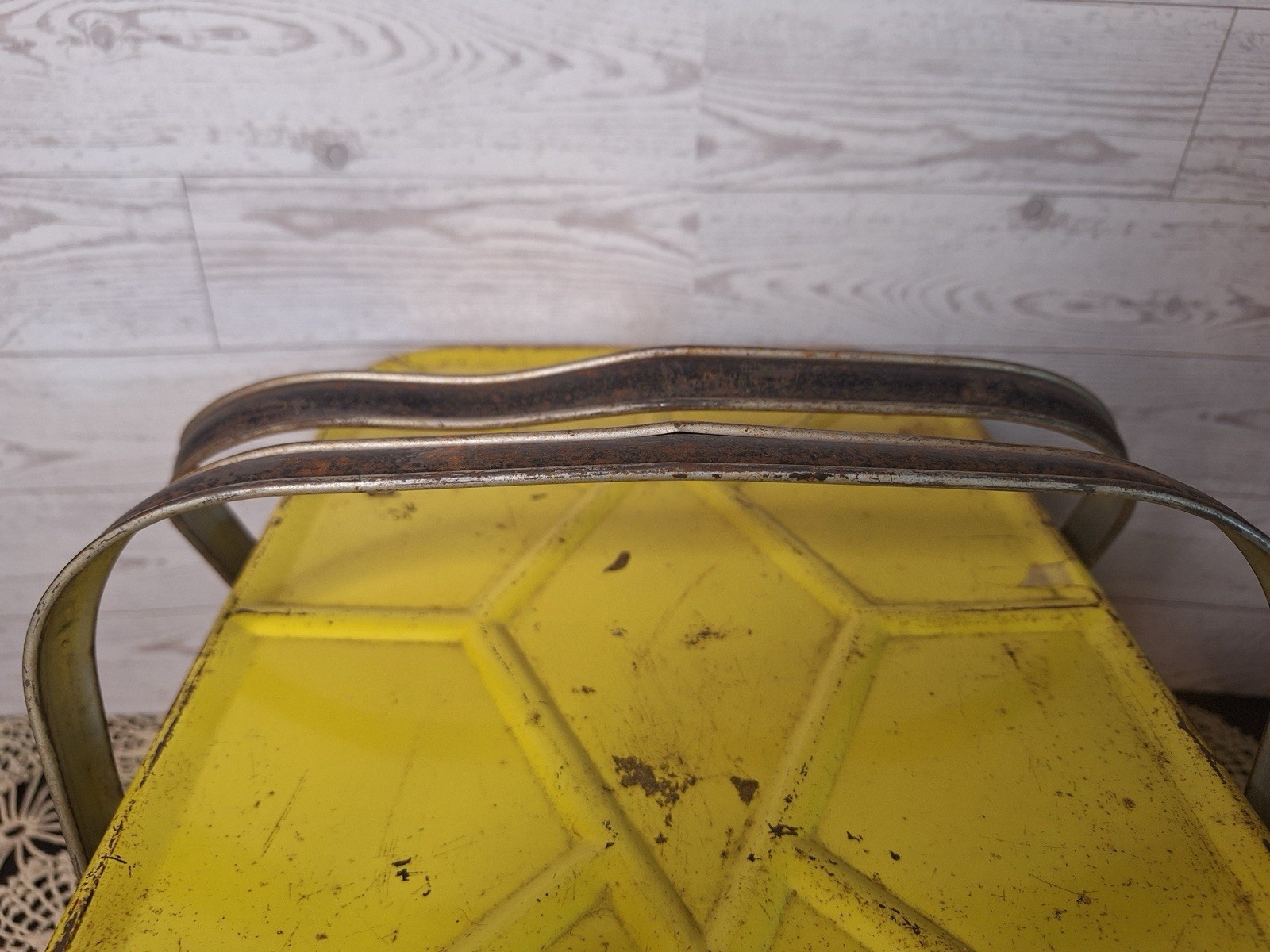 Vntg. Nesco Picnicryte Yellow/Black Plaid Metal Picnic Basket, Picnic Tin