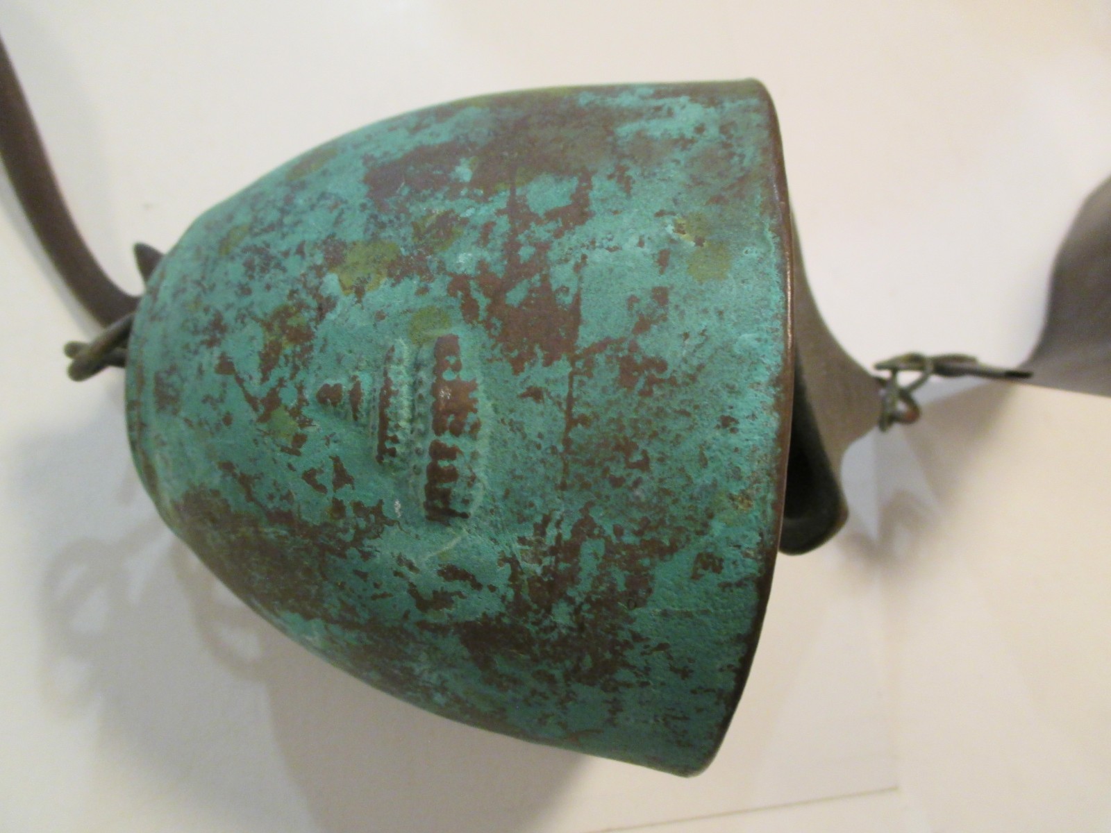 JEFF CROSS Bronze Bell Wind Chime Shell Design Vintage Harmony Hollow
