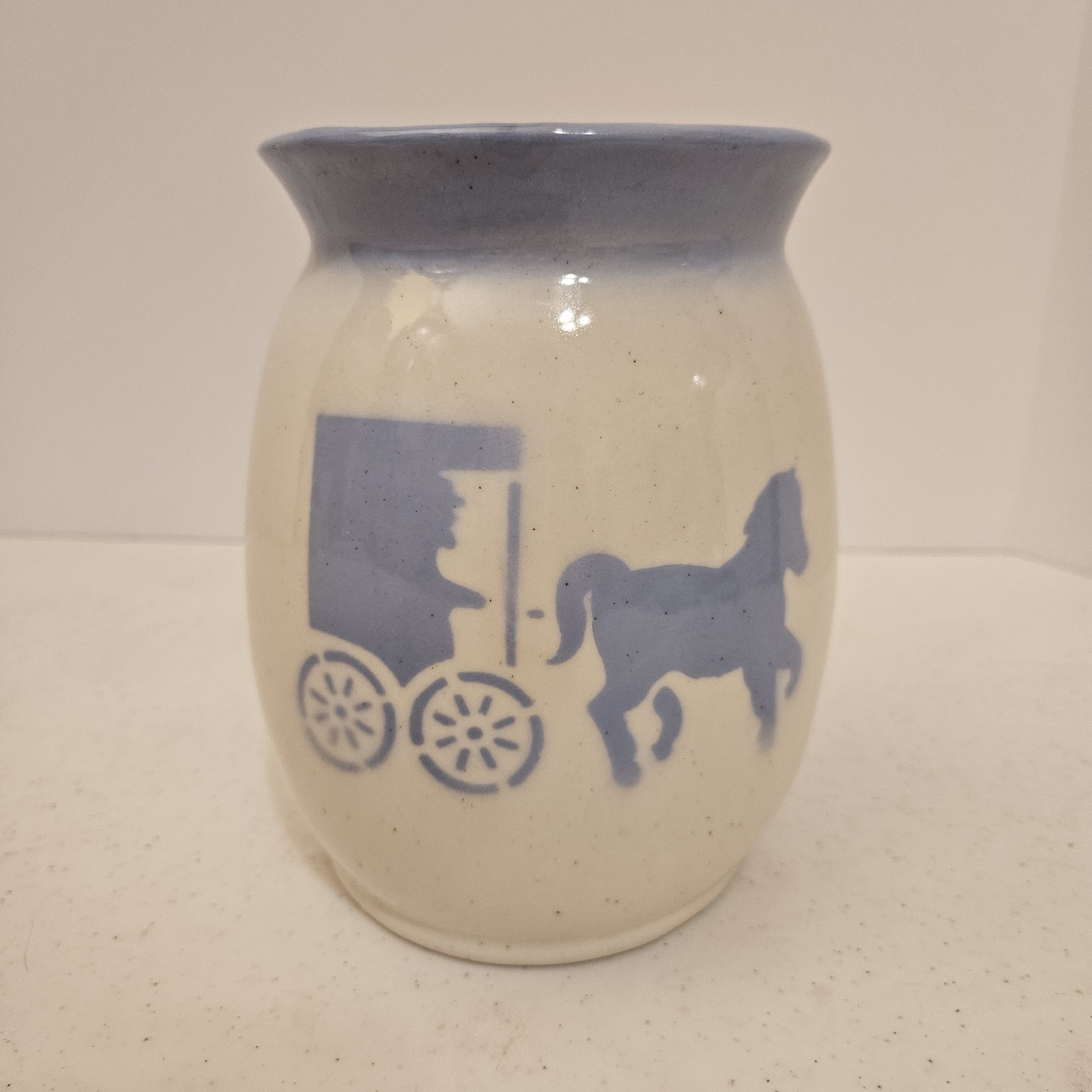 Ceramic Vase 6 5/8″ Amish Horse & Buggy Jar 4 3/4″ Wide Robinson Ransbottom??