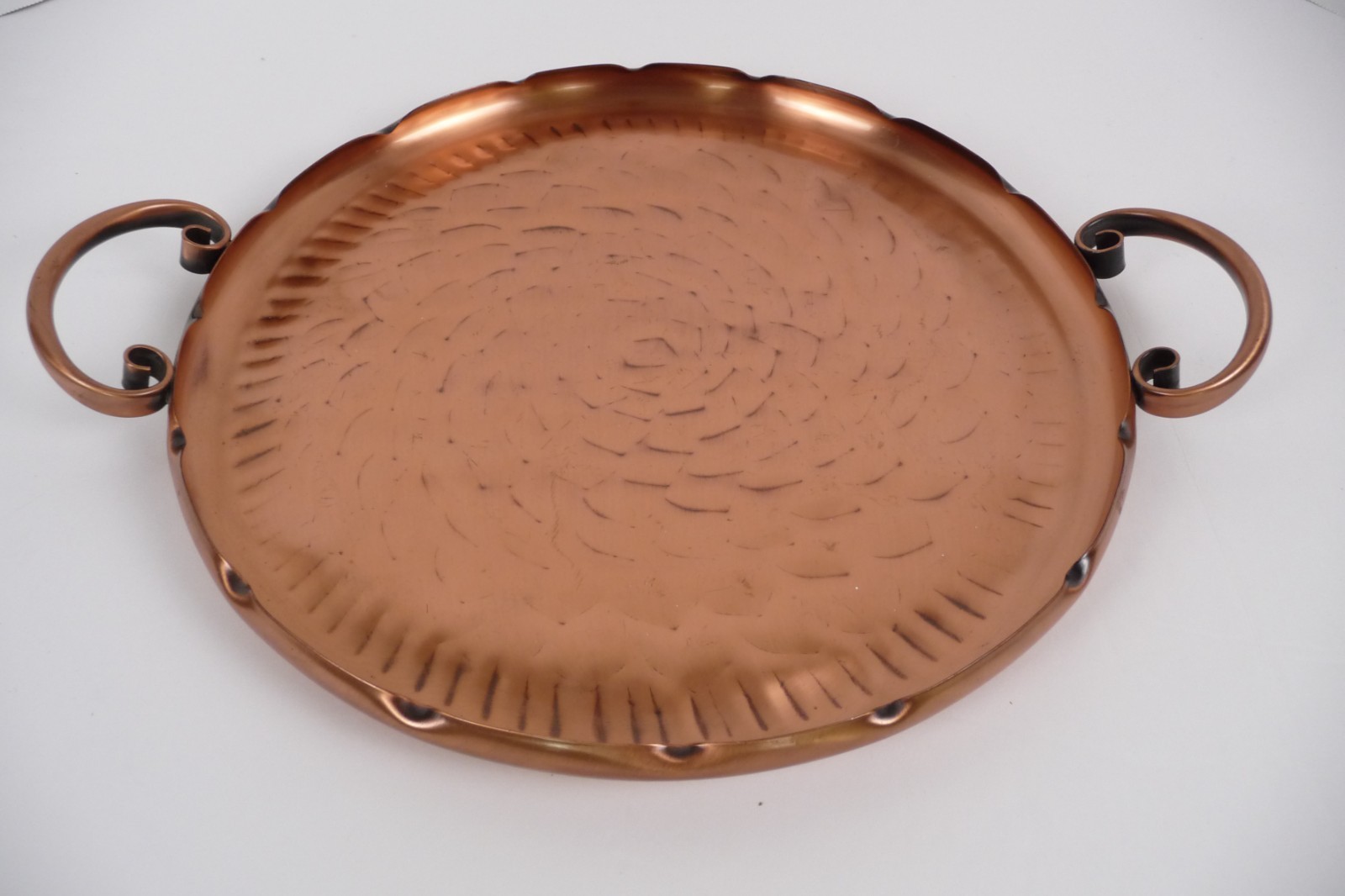 Vtg Copper Hand Hammered Serving Tray Floral Gregorian Scroll Handles 10″ Rustic