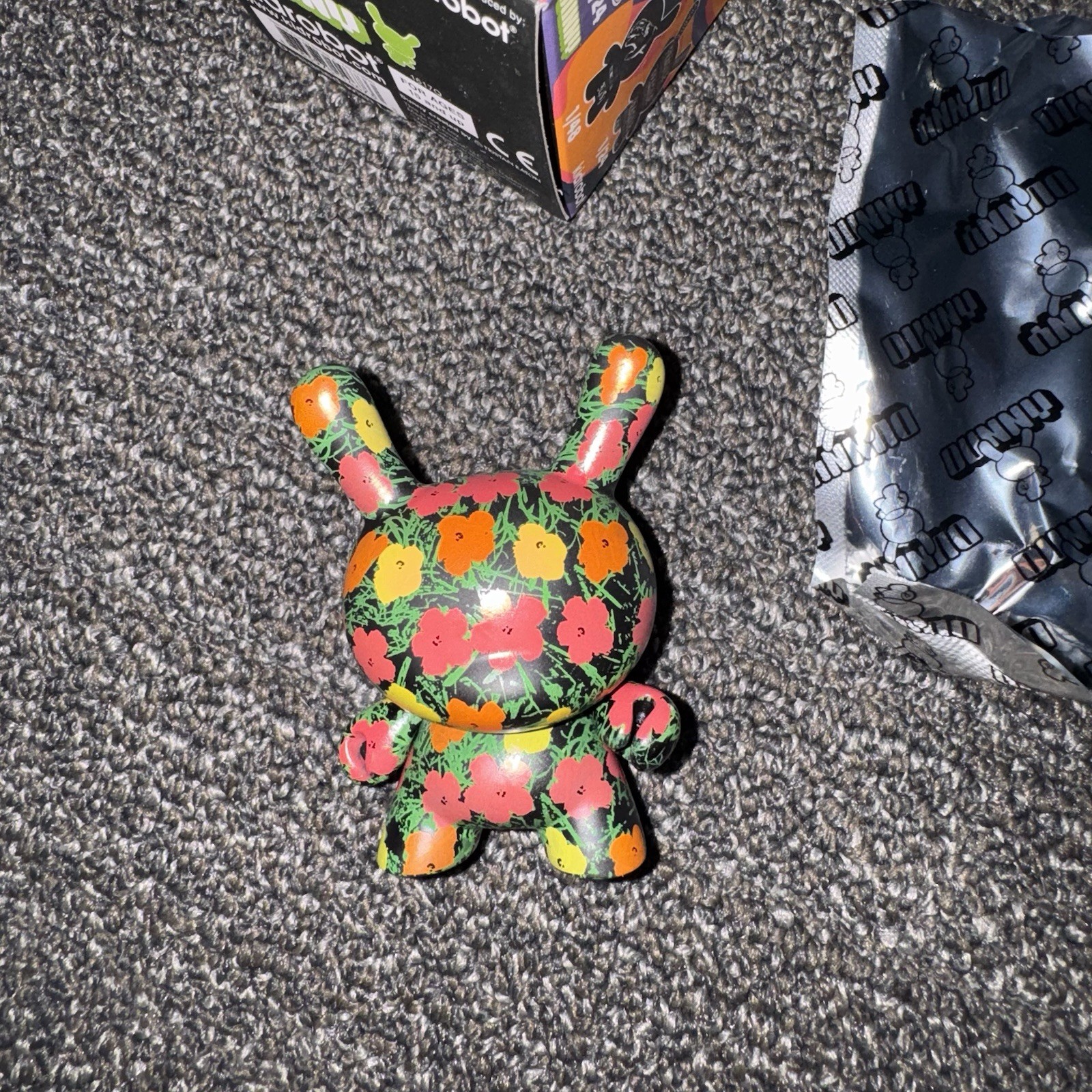 Kidrobot Andy Warhol Series 2 Dunny Flowers Pattern mint with Open box