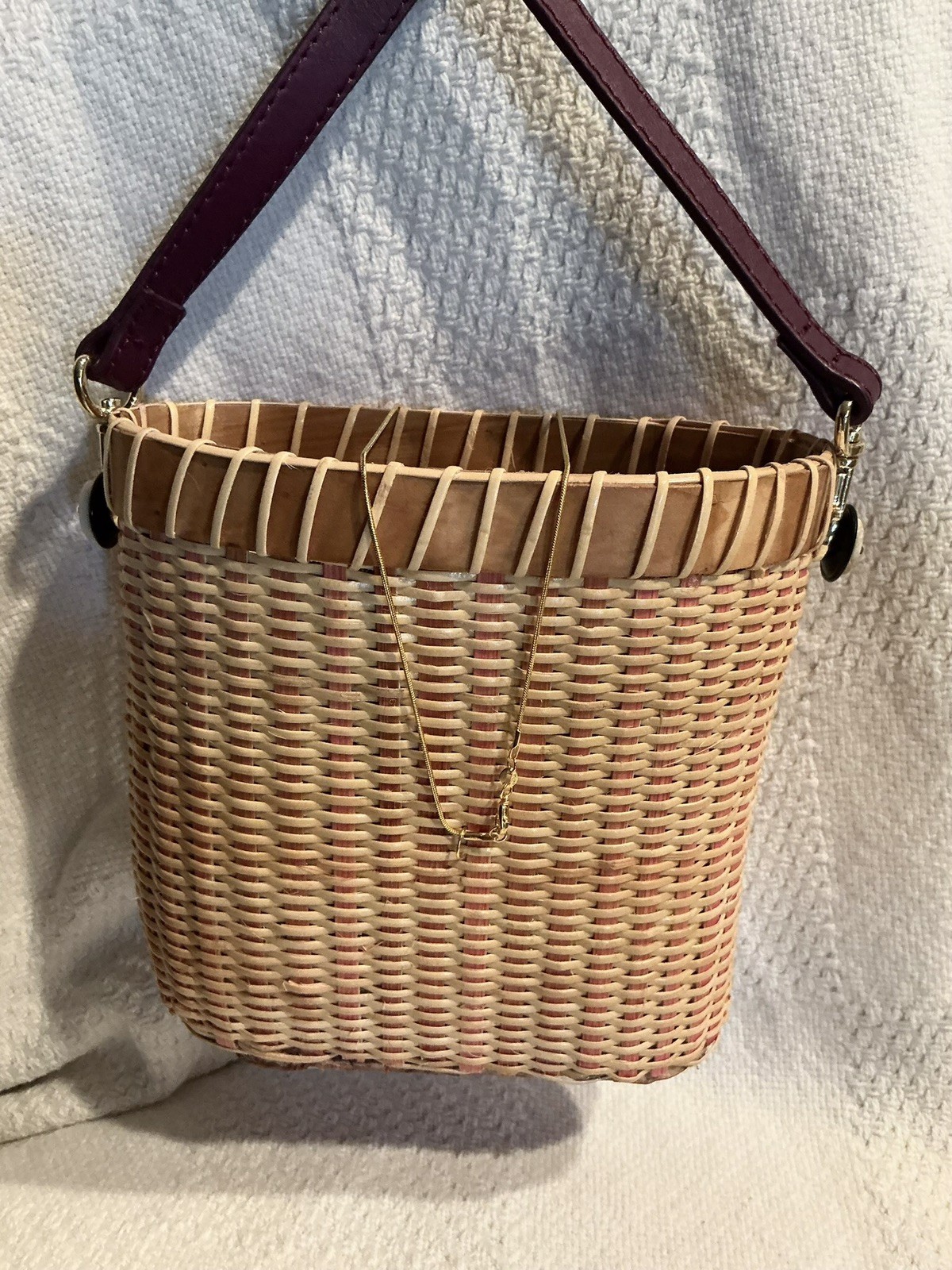 Nantucket Basket Crossbody Purse Handwoven 6.5”H 6.5”L 5”W Clam Shell Detail