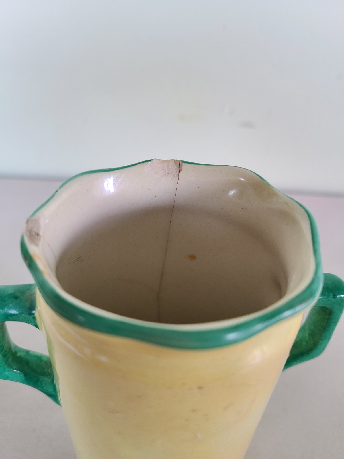 Vintage Vase ~5.4″ tall, Made In Czecho-Slovakia, Cracked!!!