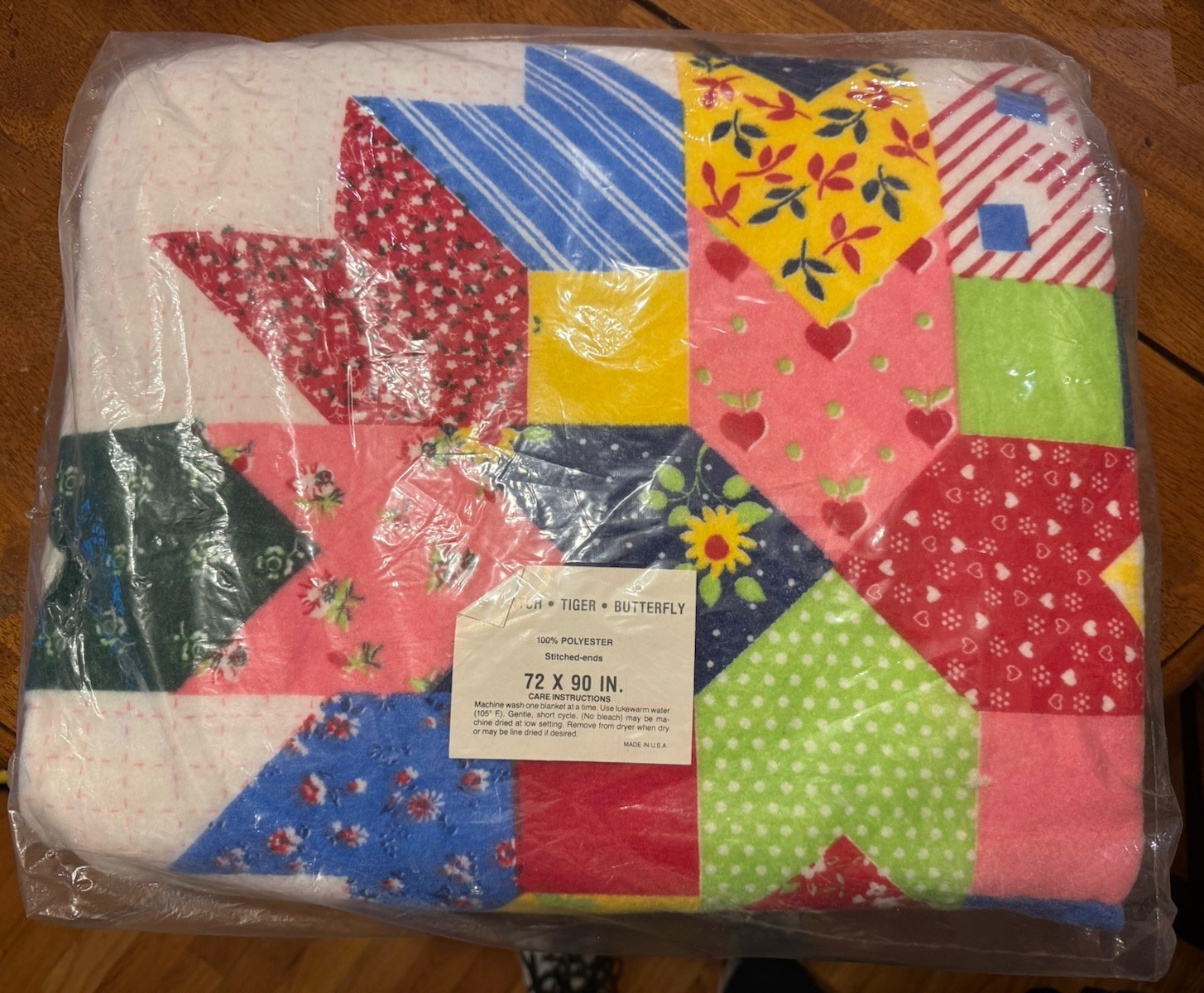 New Sealed Vintage 100% Polyester 1970’s Blanket with Quilt Patterns 72 X 90 in